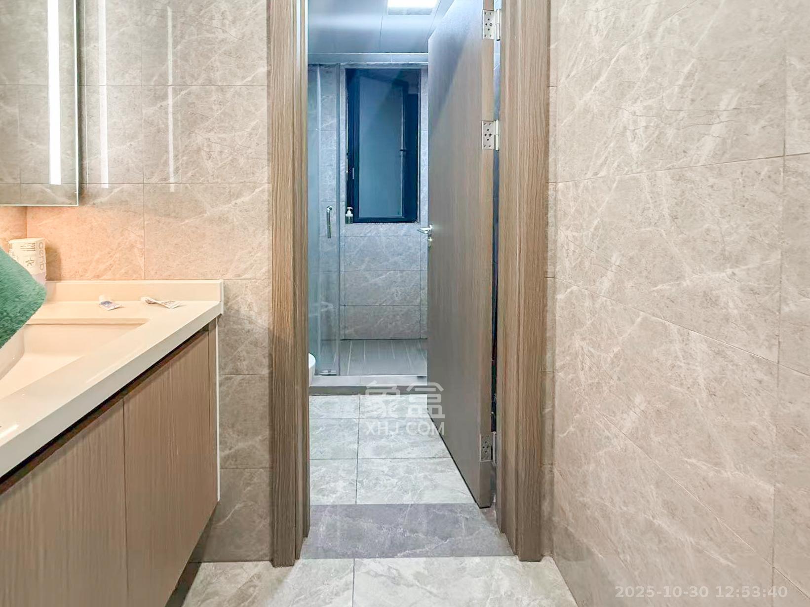 旭辉铂宸府  3室2厅2卫    115.0万卫生间