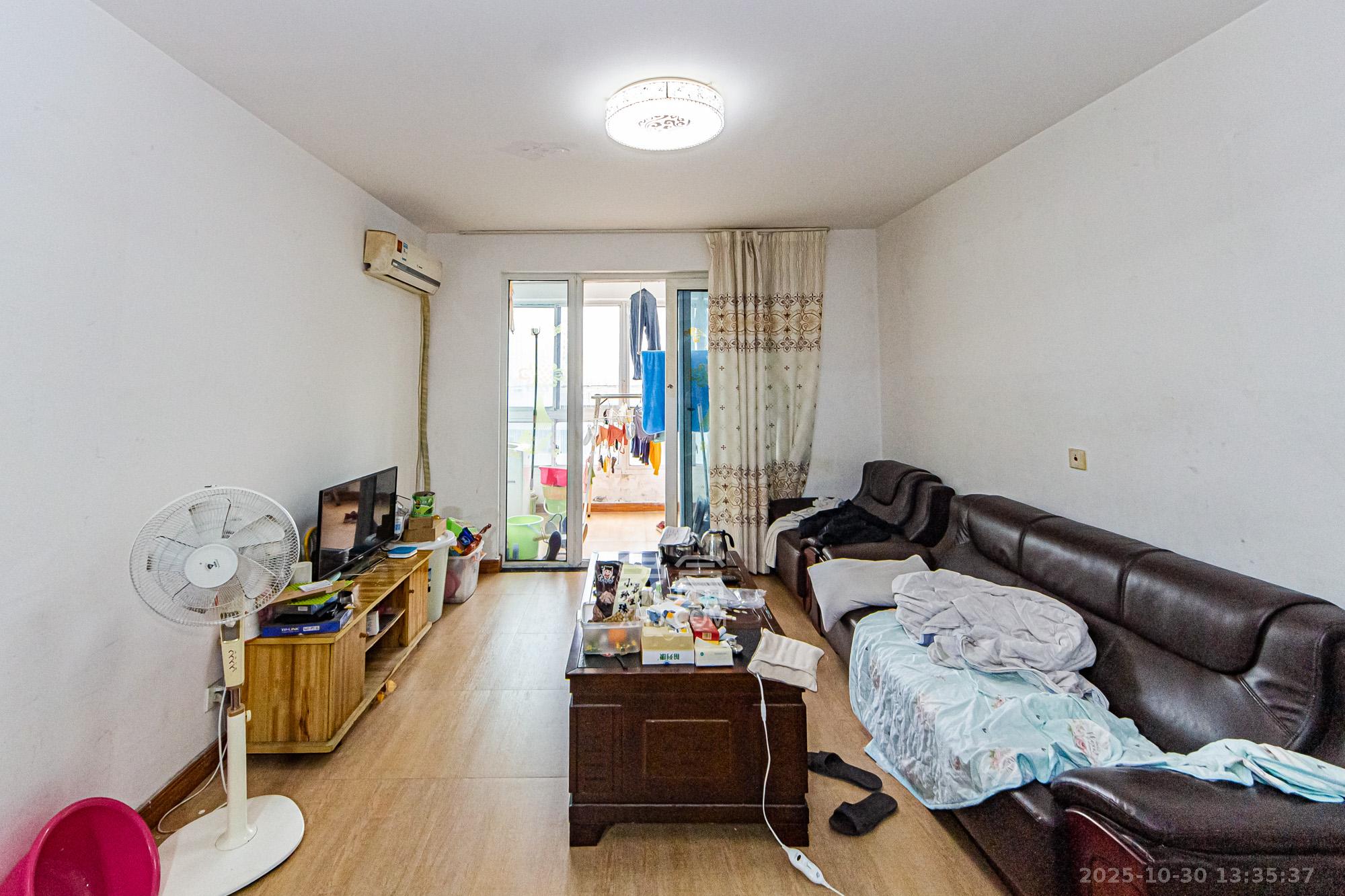 万国城（当代满庭春MOMA）二期  1室2厅2卫    70.0万