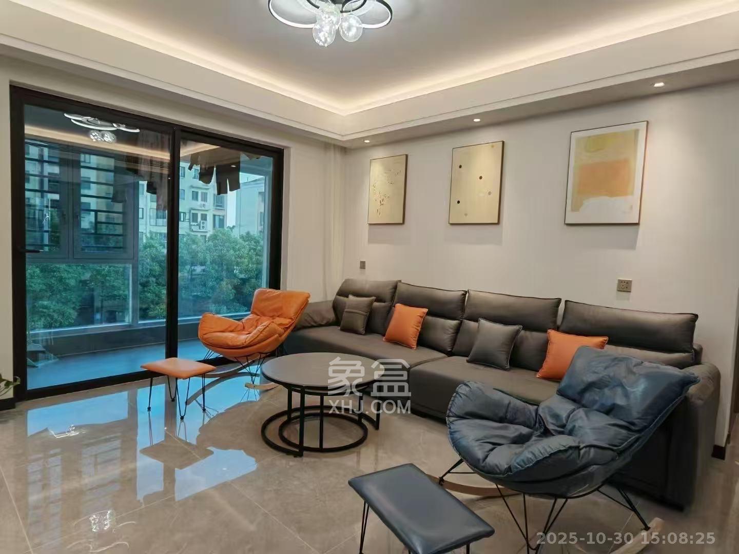 东原麓印长江A区  4室2厅1卫    4400.0元/月