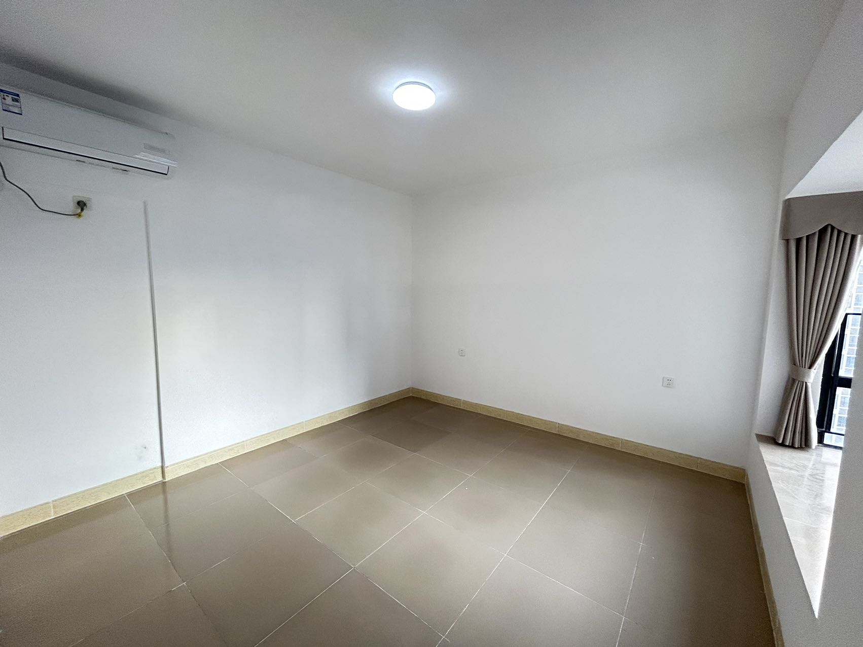 天德园  4室2厅2卫    3200.0元/月室内图