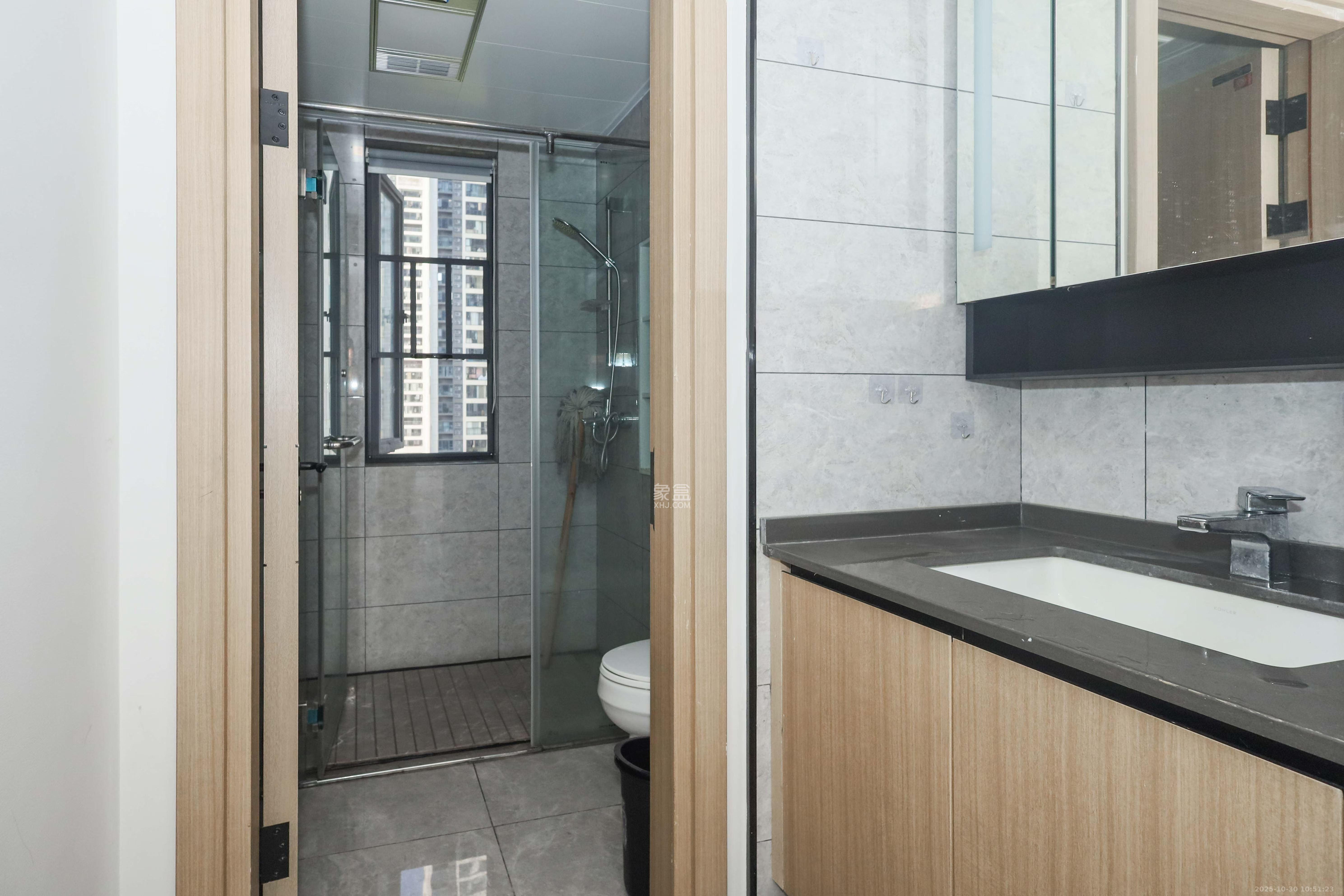 爱家当代境  4室2厅2卫    3500.0元/月 爱家当代境  4室2厅2卫    3500.0元/月室内图