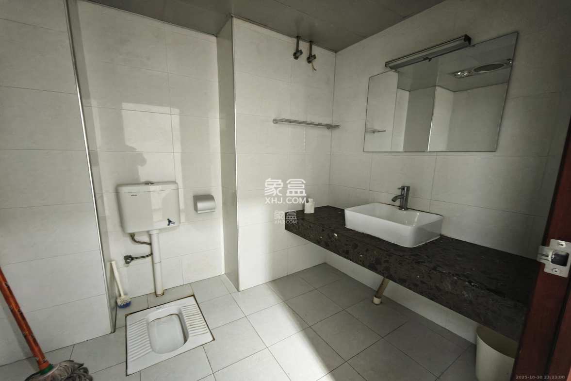 喜盈门范城 1室1厅1卫 1900.0元/月 喜盈门范城 1室1厅1卫 1900.0元/月室内图