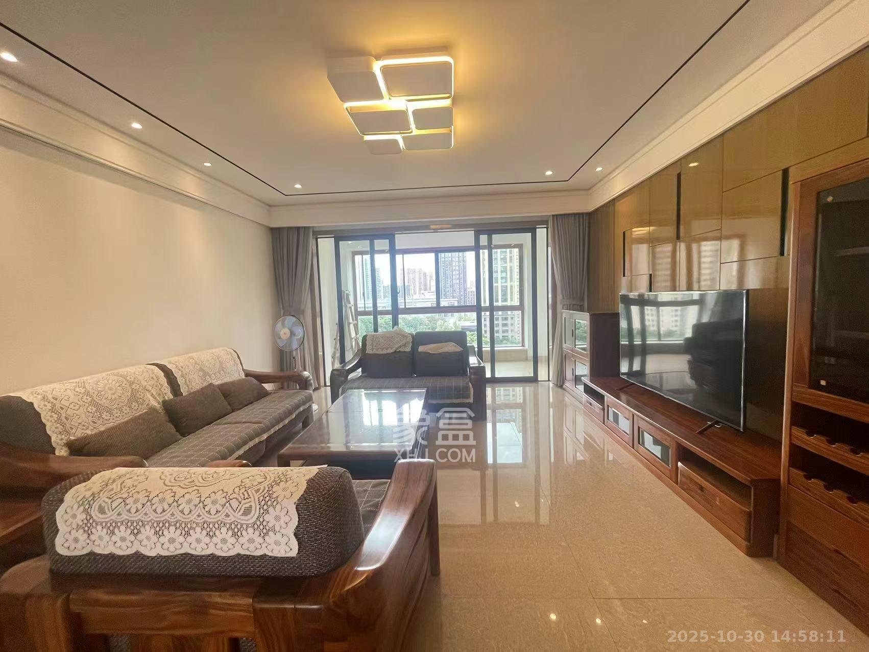 恒伟西雅韵  3室2厅2卫    5000.0元/月 恒伟西雅韵  3室2厅2卫    5000.0元/月室内图