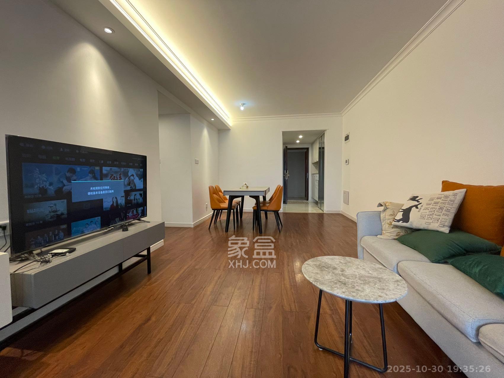 万科魅力之城  3室2厅2卫    2600.0元/月