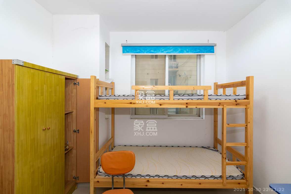 晟通城  3室1厅1卫    38.0万 晟通城  3室1厅1卫    38.0万卧室