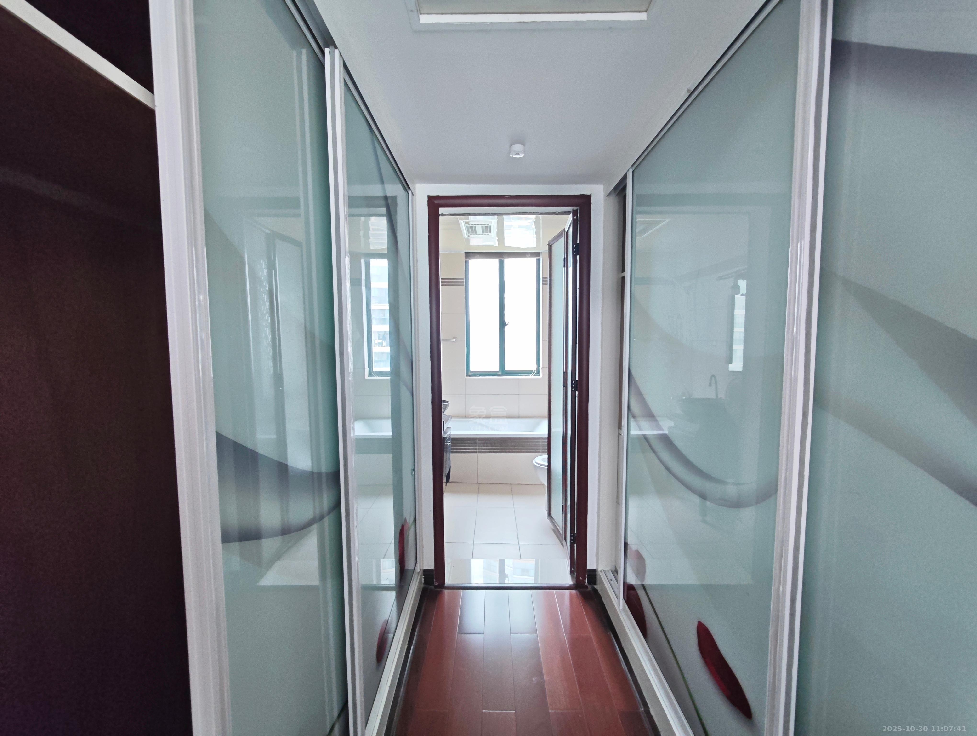 经世皇城  3室2厅2卫    1500.0元/月室内图