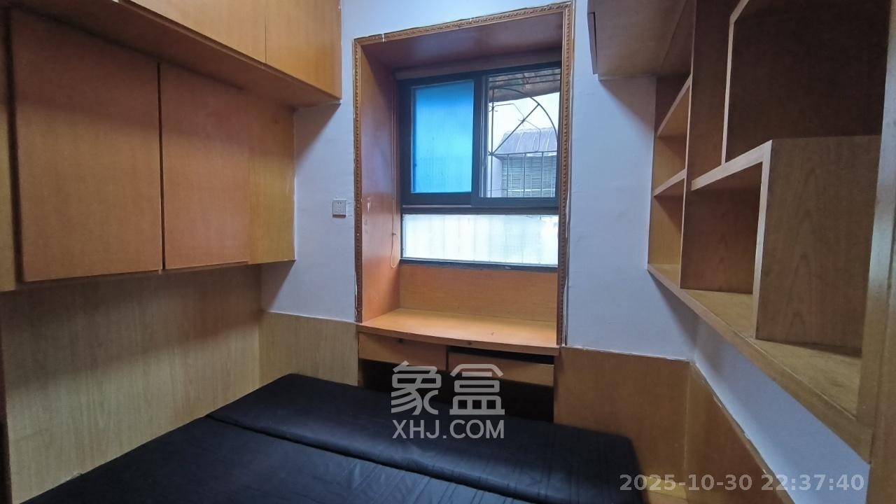 通泰街散盘  1室2厅1卫    1300.0元/月室内图