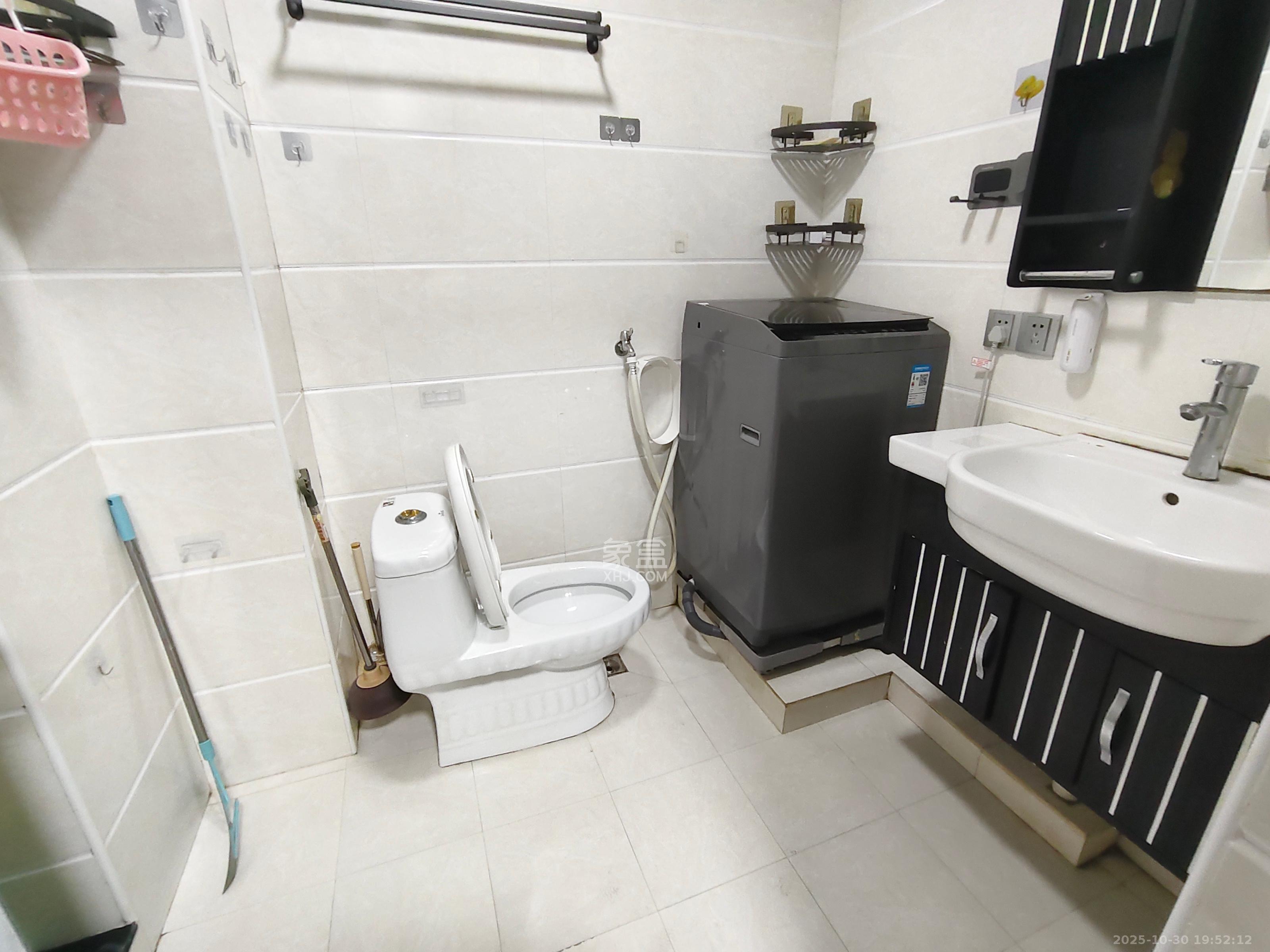 融圣国际 1室0厅1卫 1800.0元/月 融圣国际 1室0厅1卫 1800.0元/月室内图