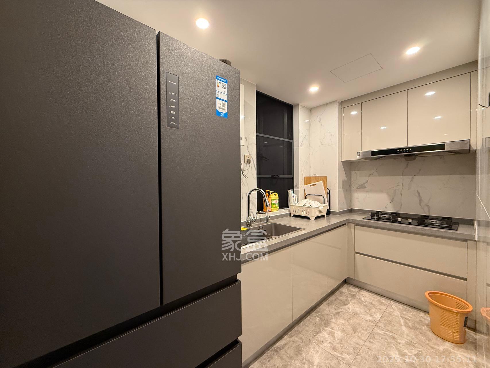 复地滨江金融中心 3室2厅2卫 4200.0元/月 复地滨江金融中心 3室2厅2卫 4200.0元/月室内图