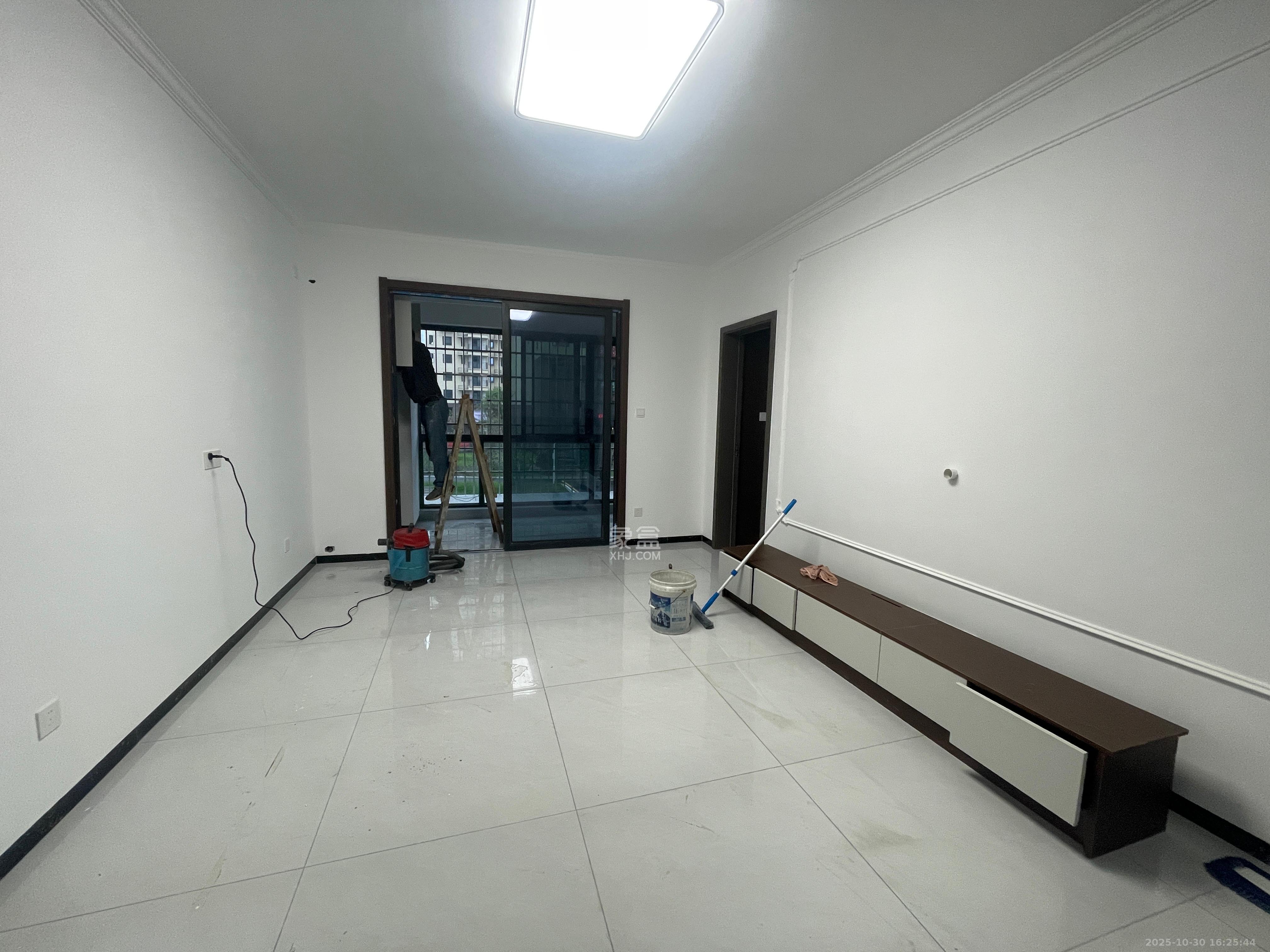 望远嘉苑  2室1厅1卫    2300.0元/月