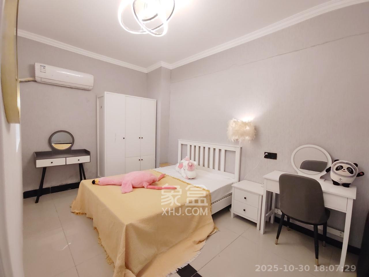 汇富中心  1室1厅1卫    2200.0元/月室内图