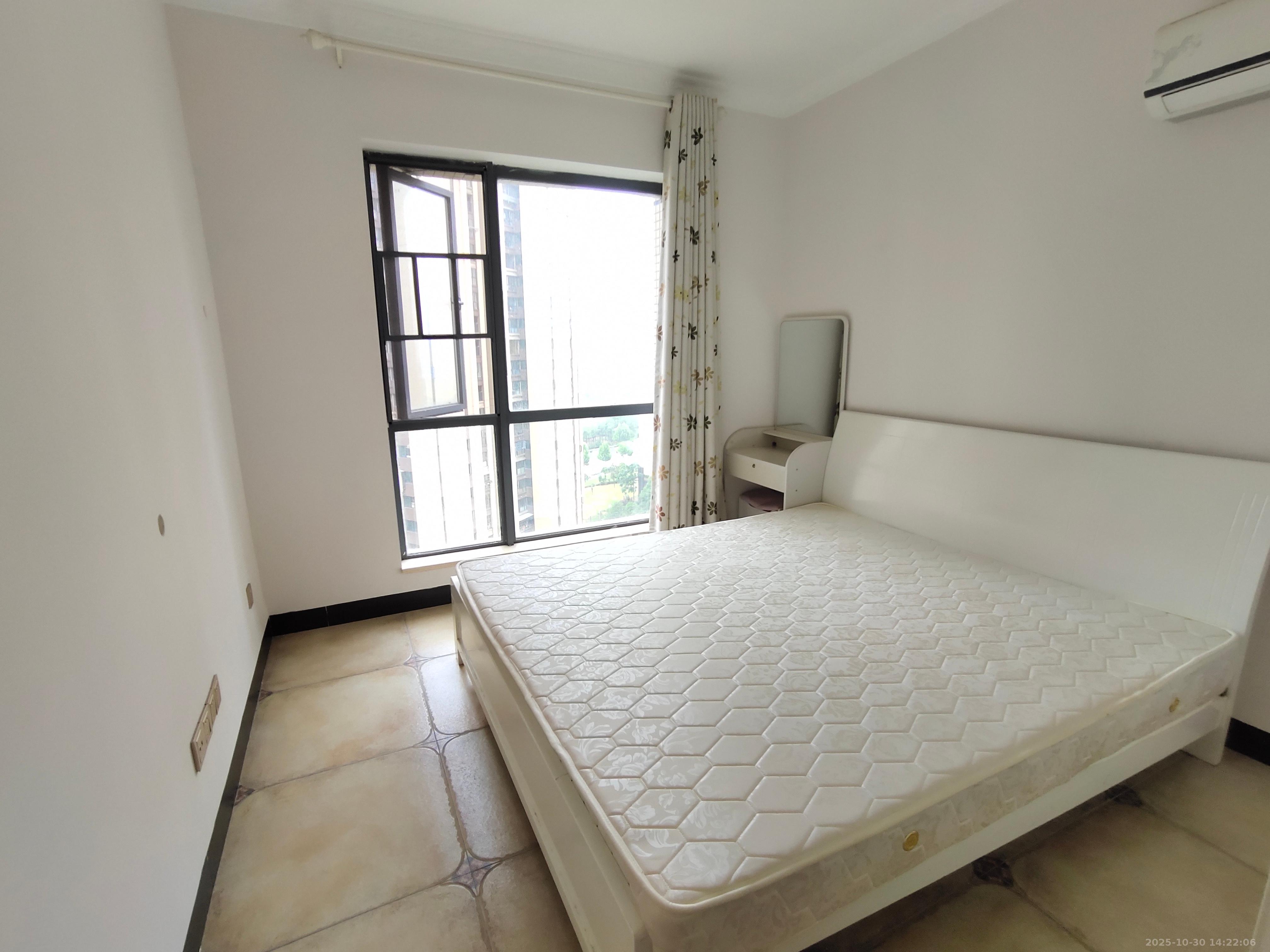 兰亭湾畔  2室1厅1卫    2300.0元/月室内图