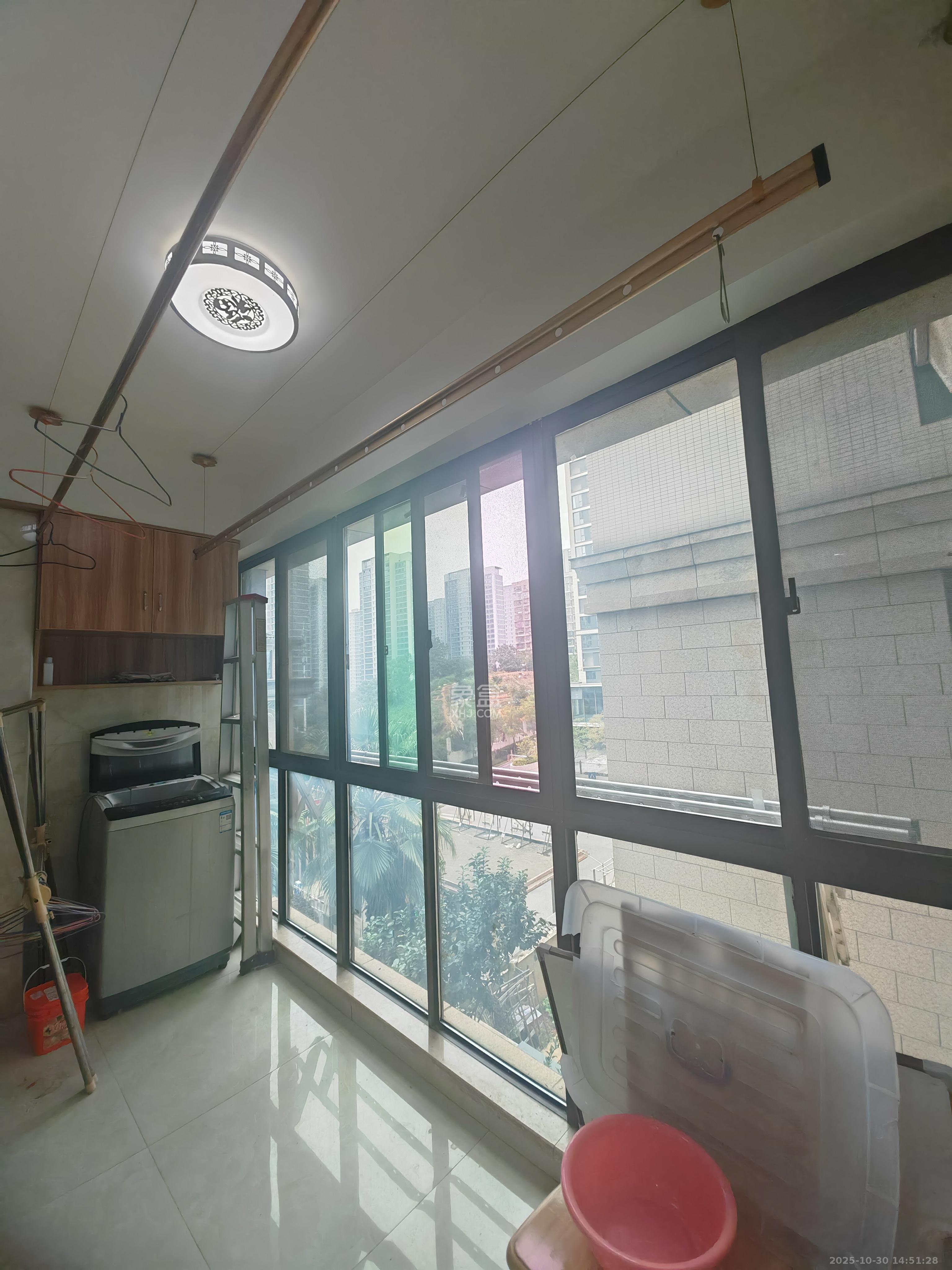 滨江一号（丰泰花园）  3室2厅2卫    2600.0元/月室内图