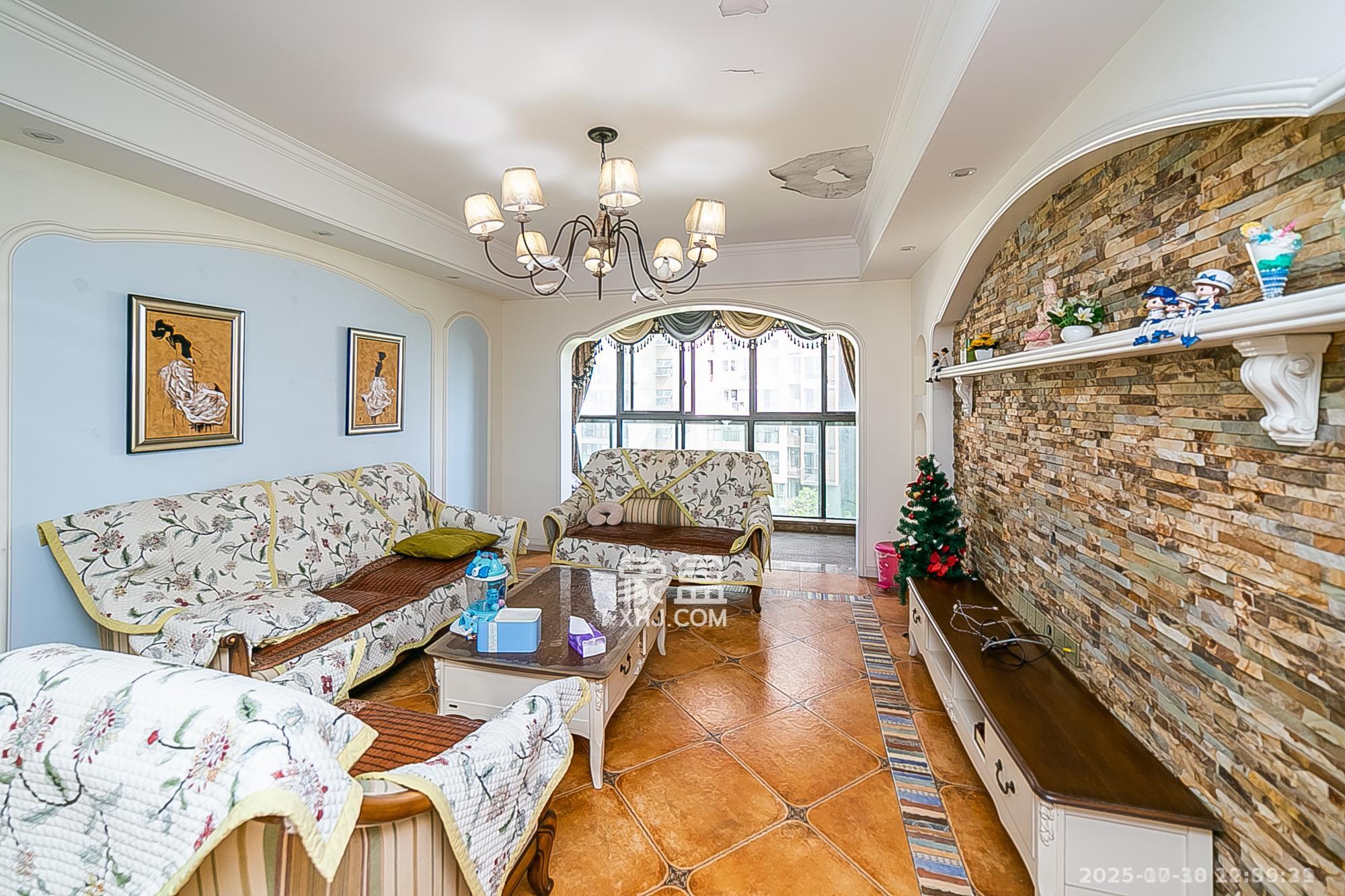 通用时代国际社区  3室2厅2卫    3500.0元/月 通用时代国际社区  3室2厅2卫    3500.0元/月