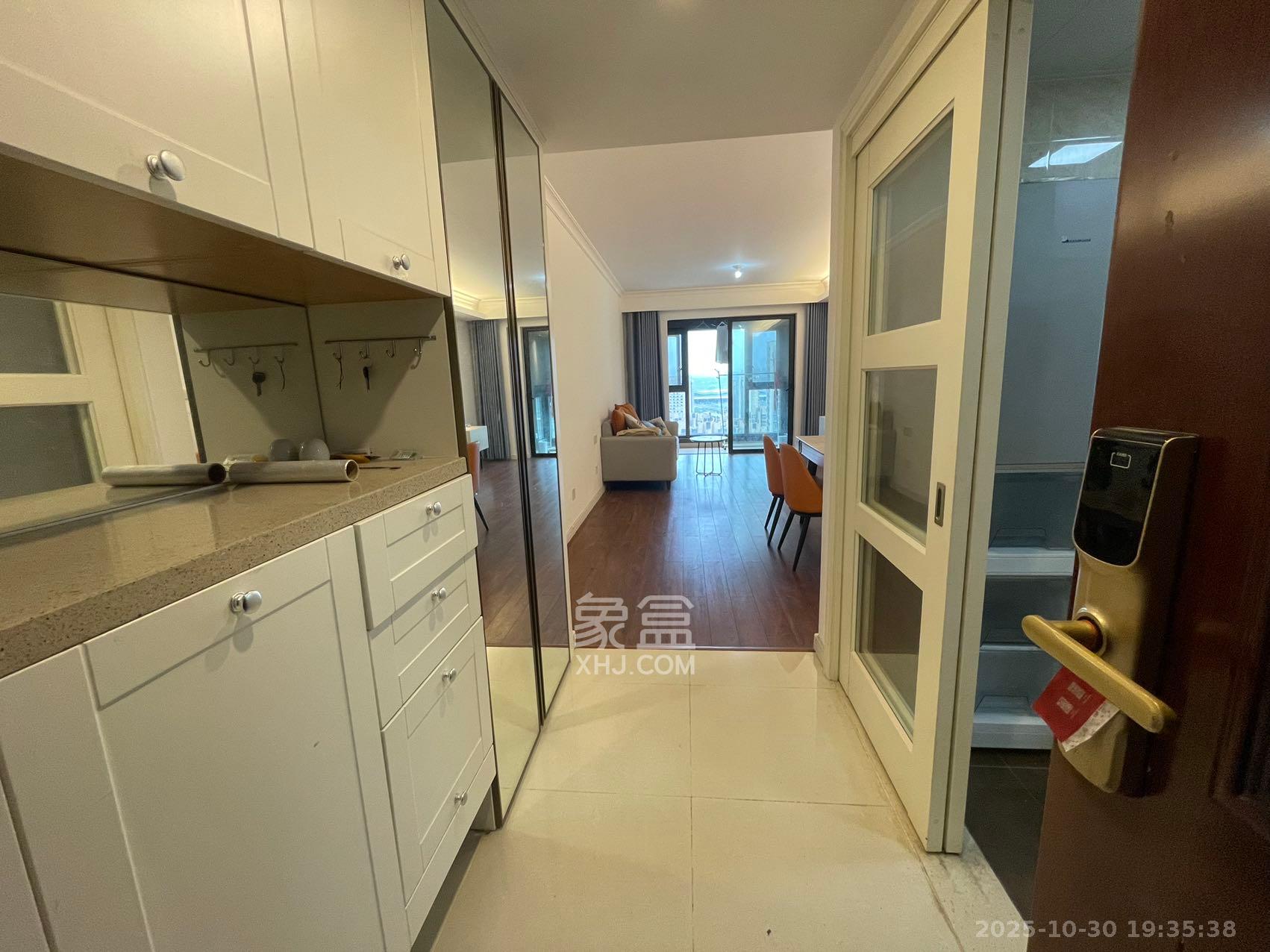 万科魅力之城  3室2厅2卫    2600.0元/月室内图