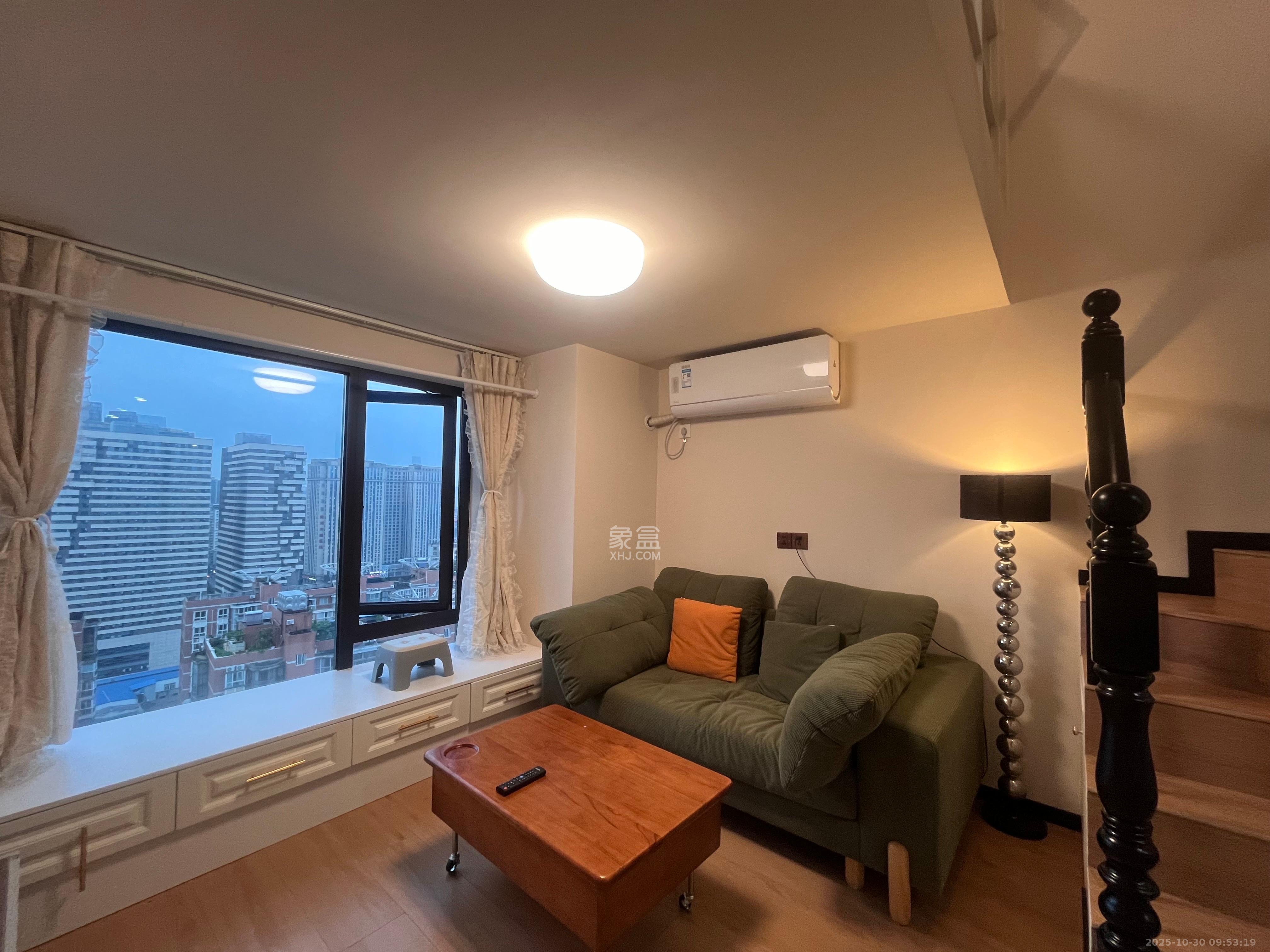 卓越江岸  2室1厅1卫    2800.0元/月 卓越江岸  2室1厅1卫    2800.0元/月