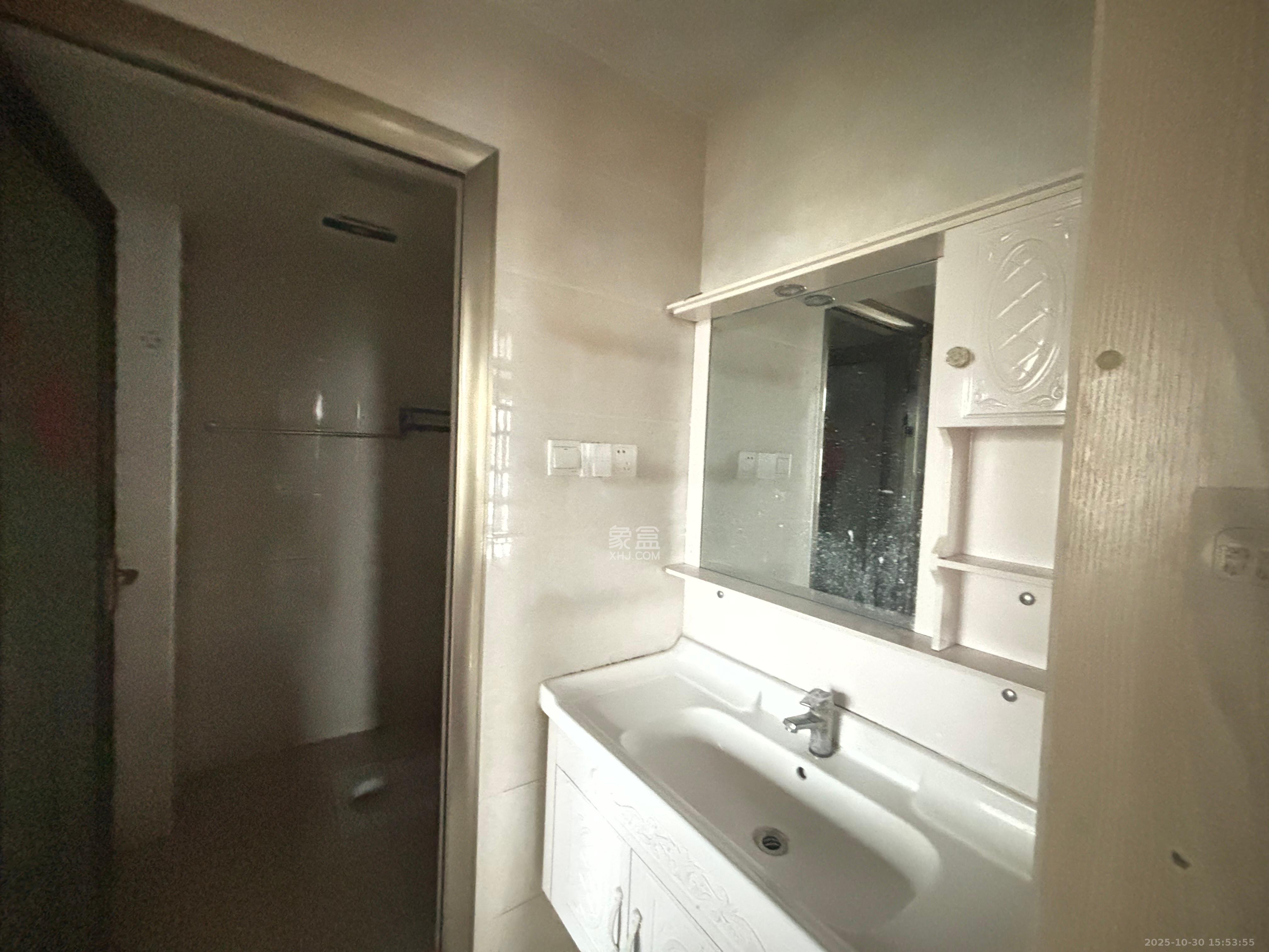 高升时代广场（冠铭商务中心）  3室2厅1卫    2100.0元/月室内图