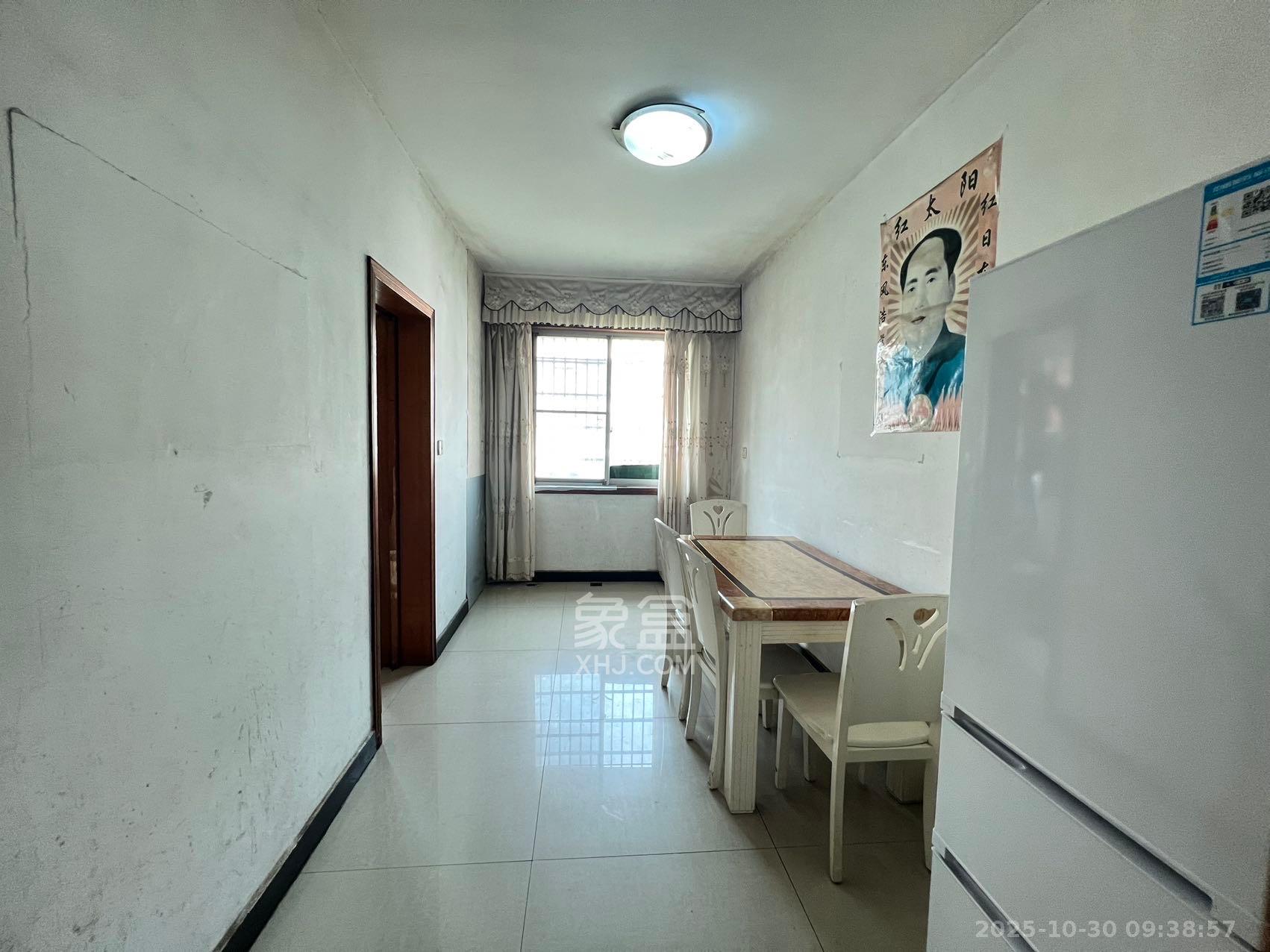 中南汽车世界 2室2厅1卫 1300.0元/月 中南汽车世界 2室2厅1卫 1300.0元/月室内图