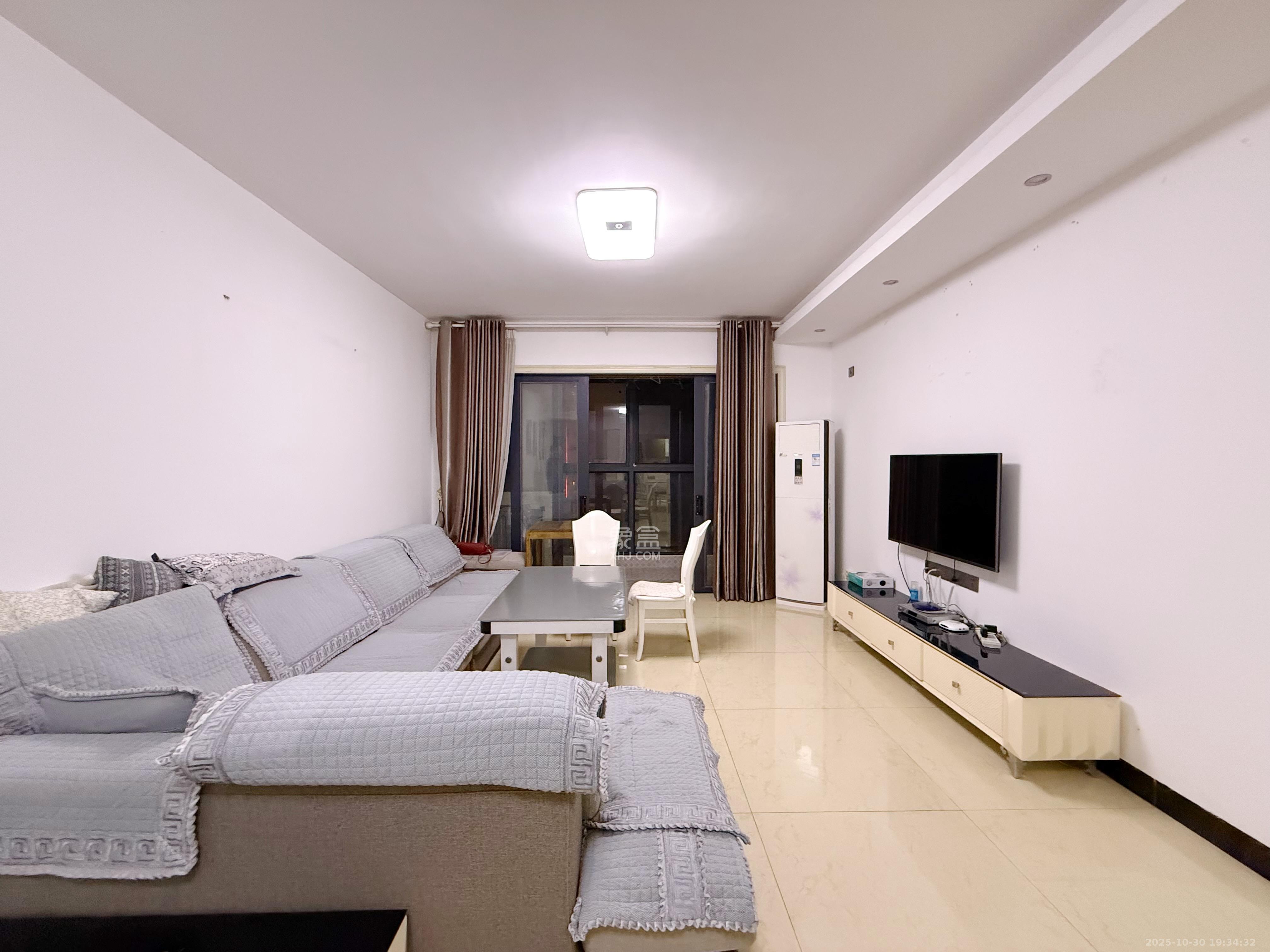 蓝山郡  2室1厅1卫    1800.0元/月