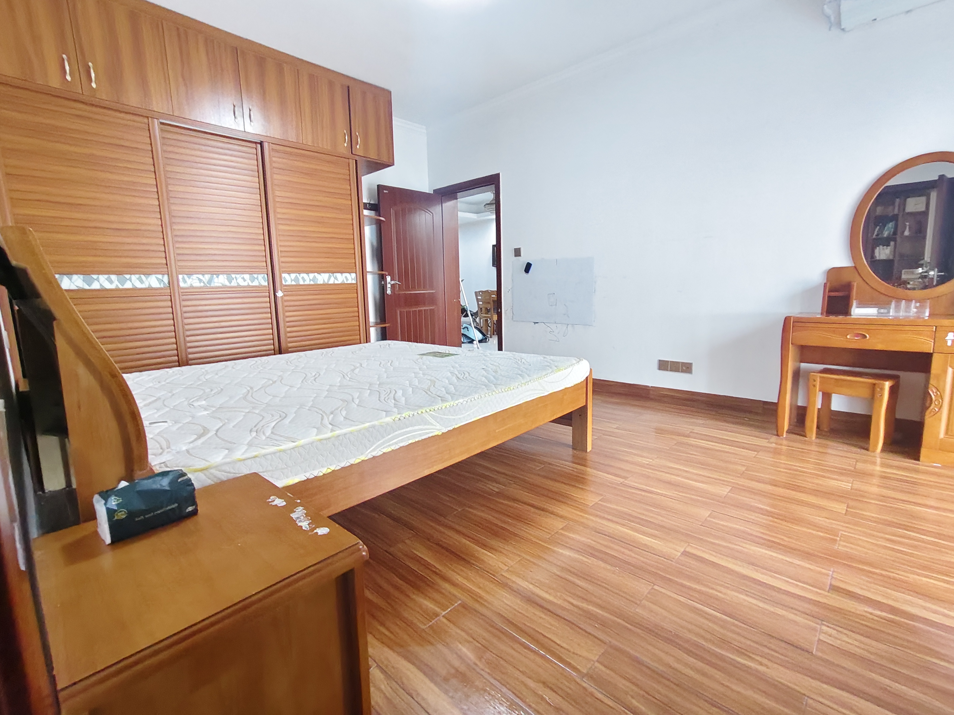 申鑫国际广场  3室2厅1卫    2800.0元/月室内图