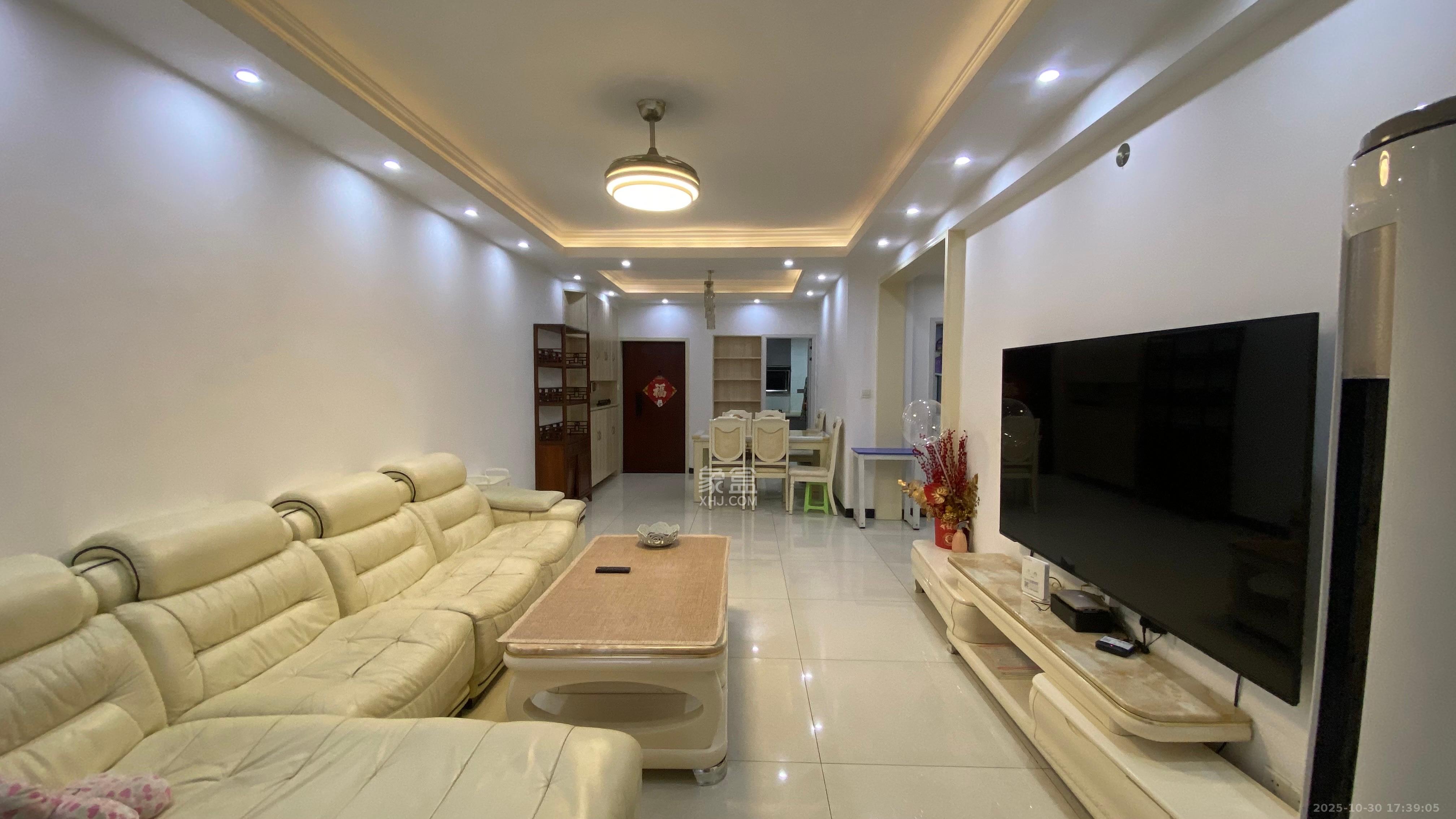 东城港 3室2厅1卫 2600.0元/月 东城港 3室2厅1卫 2600.0元/月室内图