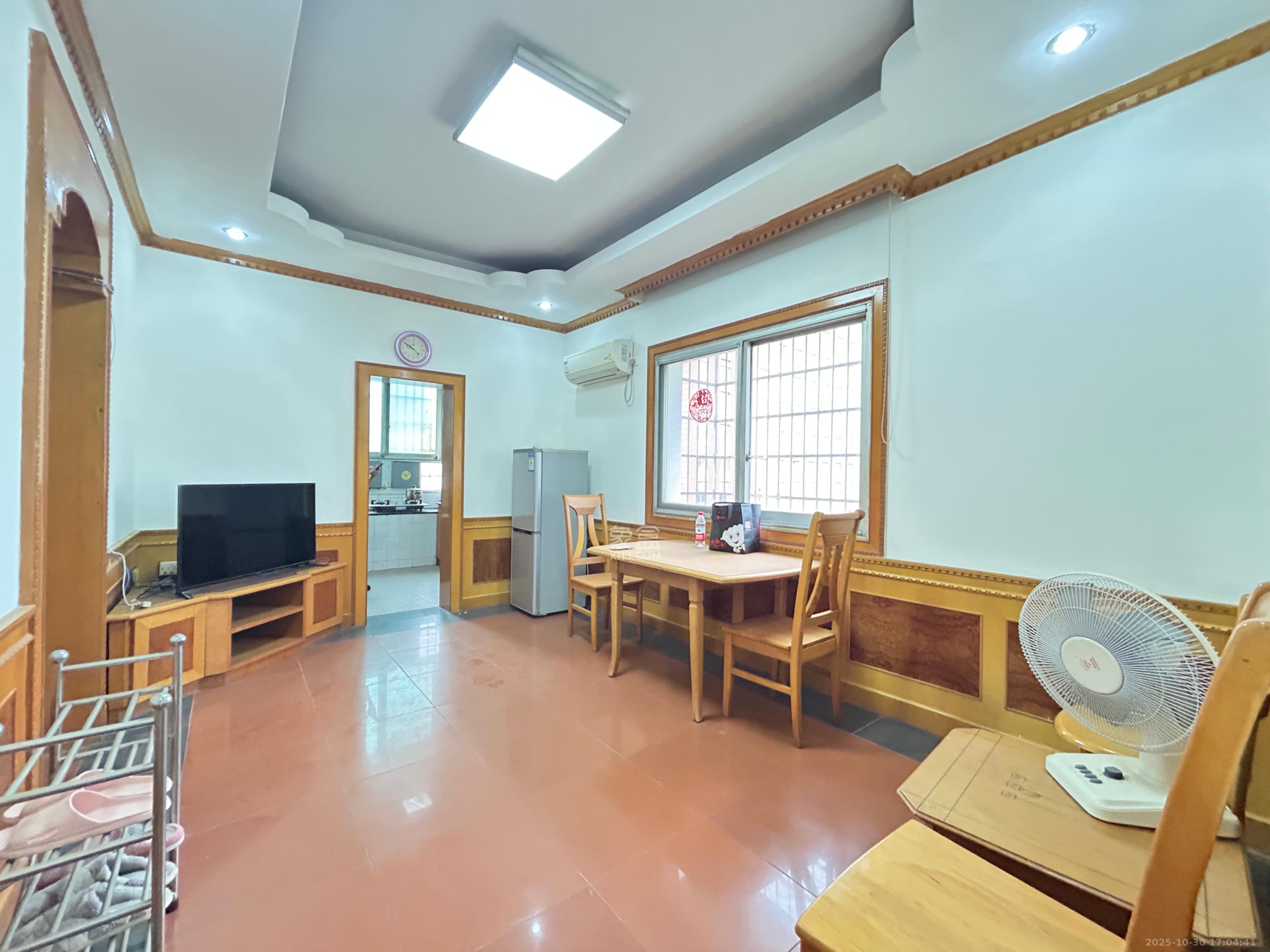 湘雅医院职工宿舍南院  2室2厅1卫    1680.0元/月 湘雅医院职工宿舍南院  2室2厅1卫    1680.0元/月室内图