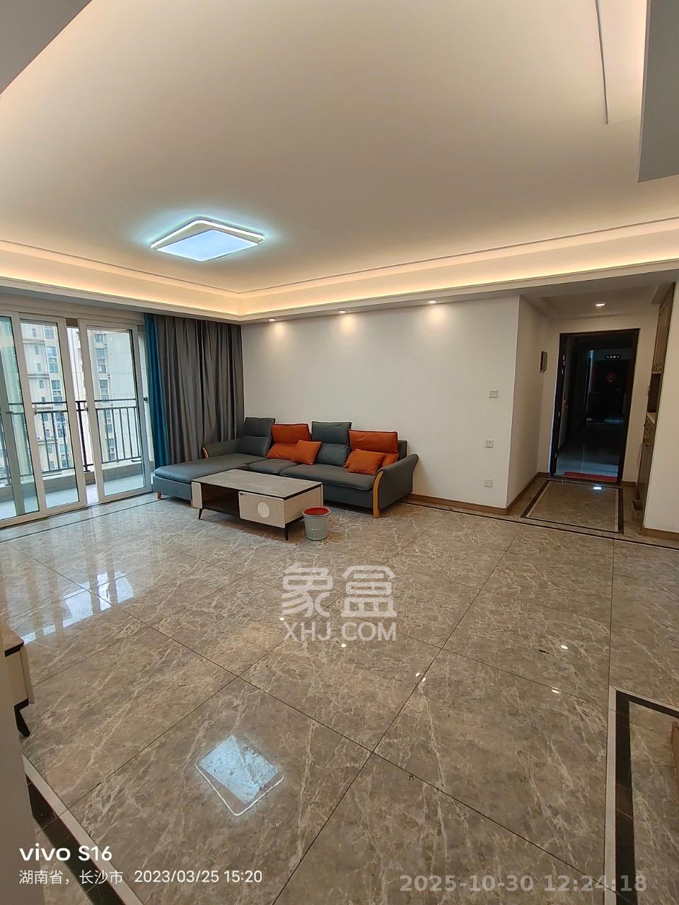 金地铂悦  4室2厅2卫    2800.0元/月