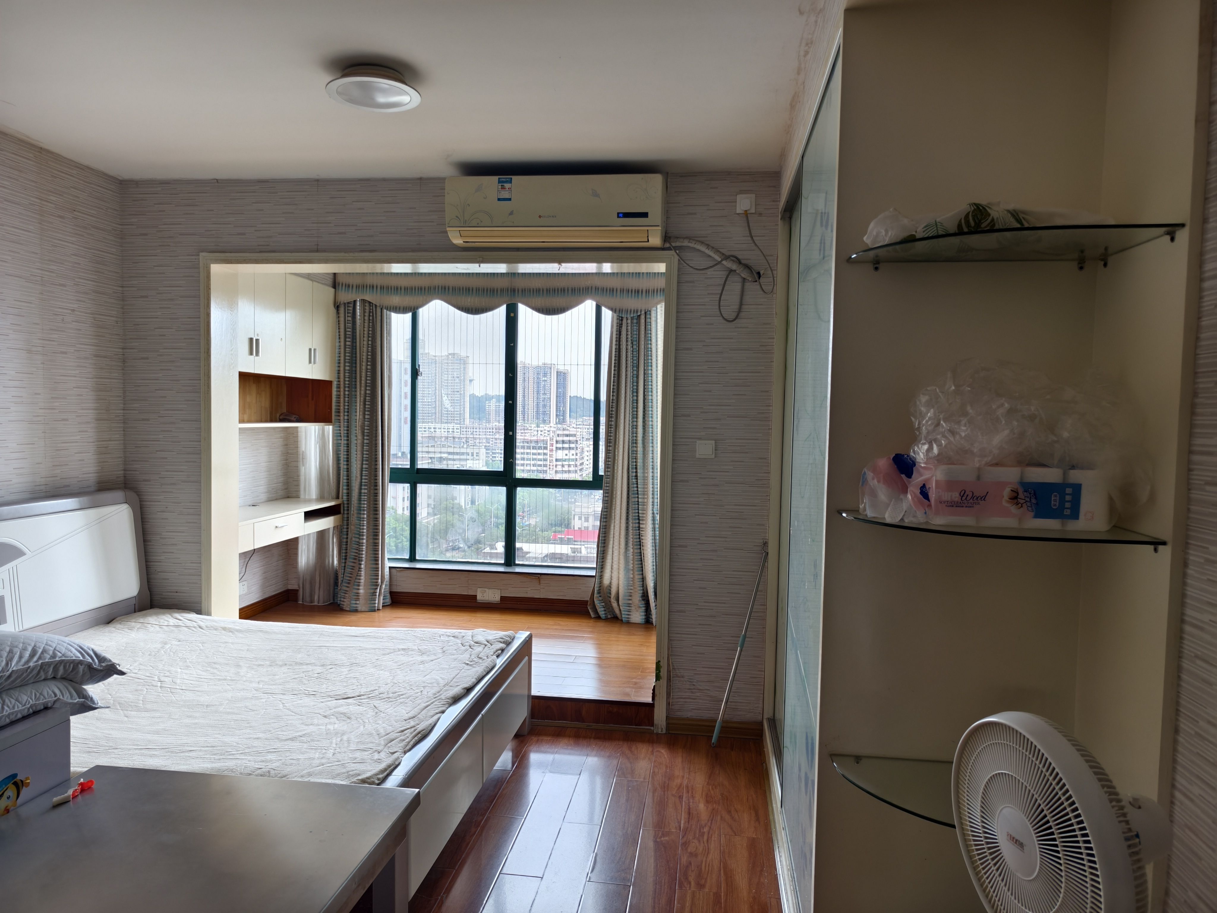 富厚名邸  1室1厅1卫    700.0元/月 富厚名邸  1室1厅1卫    700.0元/月室内图