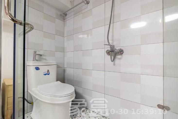 钱隆世家  3室2厅2卫    1600.0元/月室内图