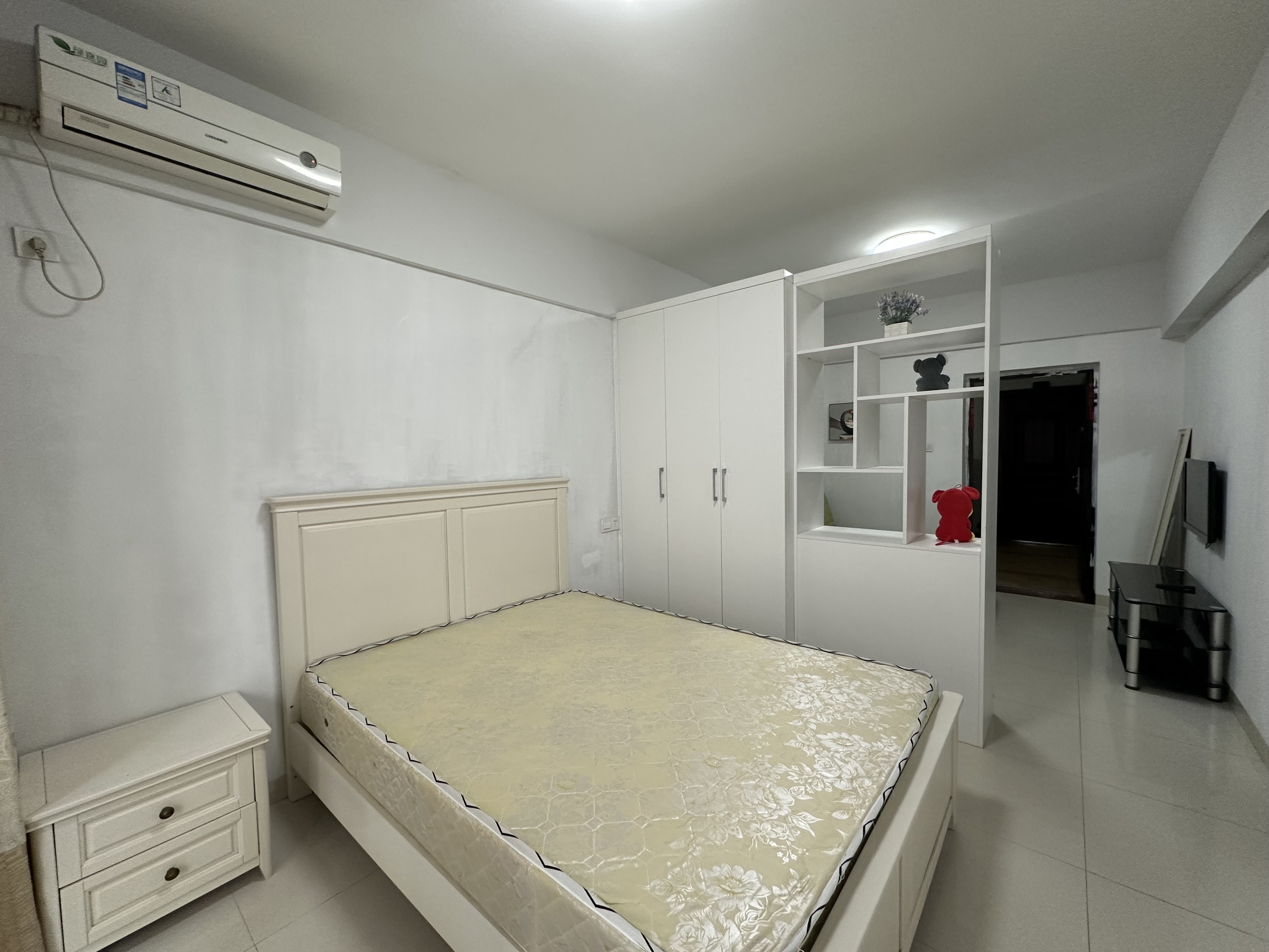 第五大道 1室1厅1卫 1800.0元/月 第五大道 1室1厅1卫 1800.0元/月室内图