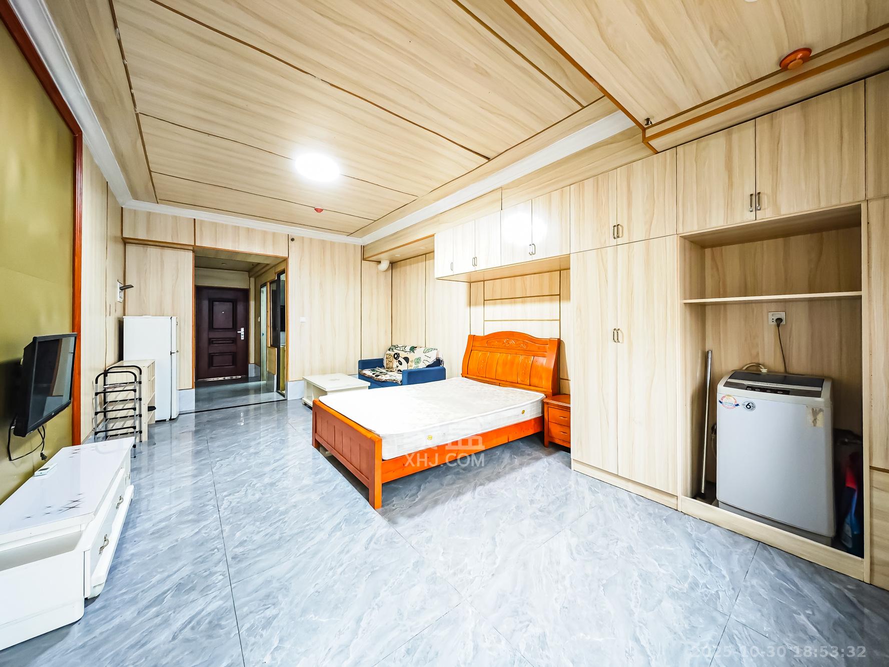 福晟钱隆国际（晟冉景苑）  1室1厅1卫    26.0万客厅