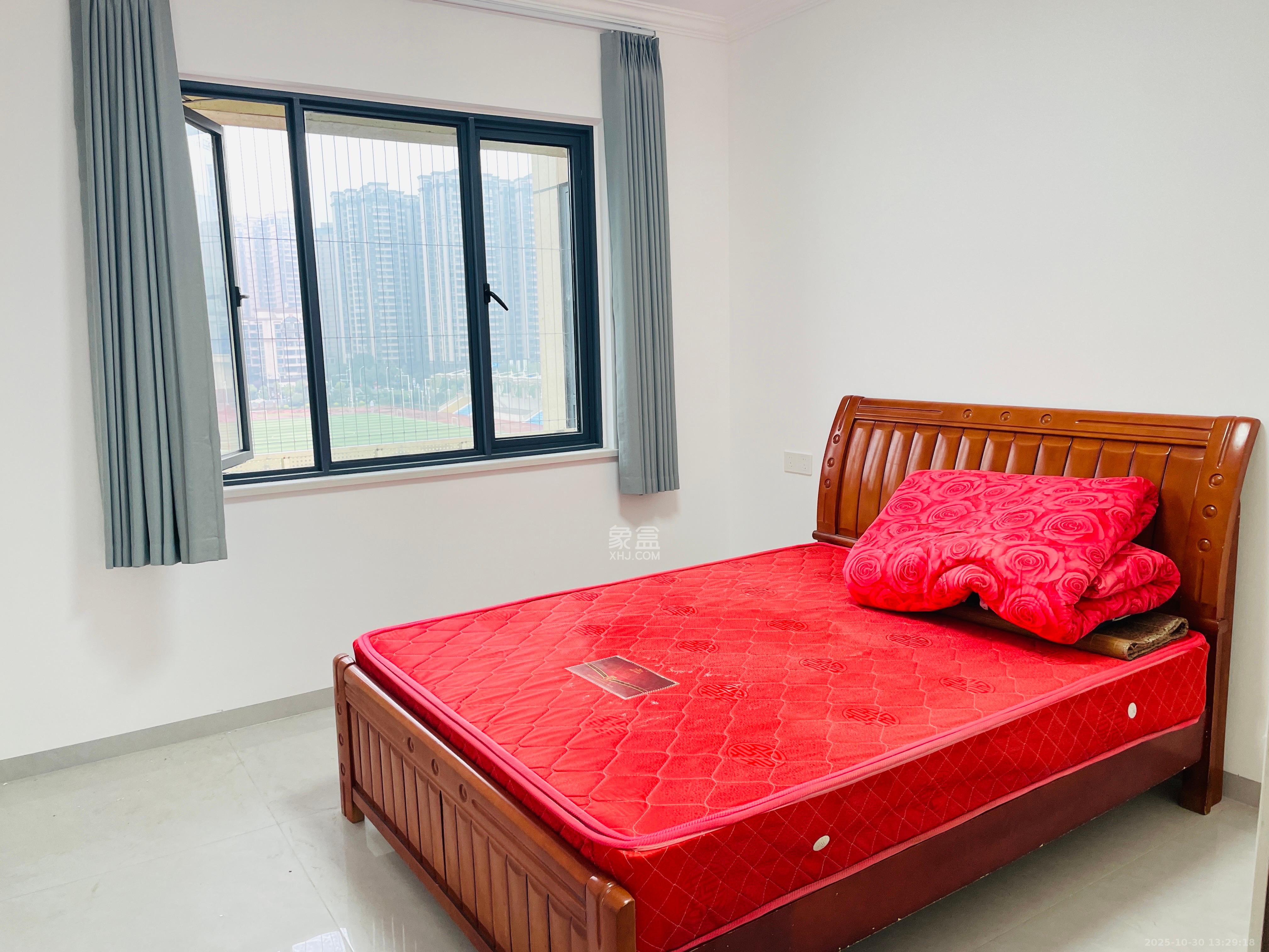 金石蓉园 4室2厅2卫 3400.0元/月 金石蓉园 4室2厅2卫 3400.0元/月室内图