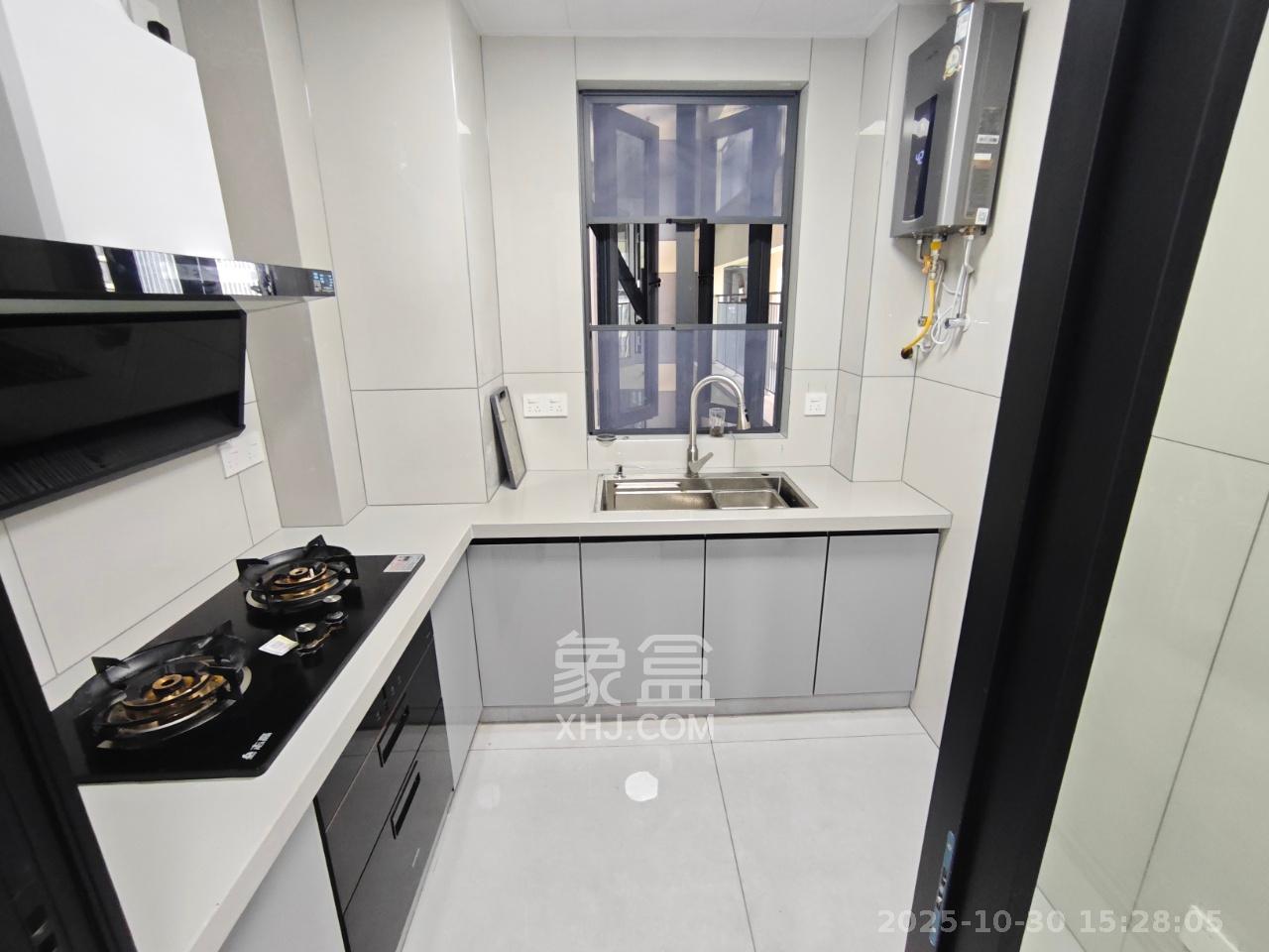 汉高学士府 3室2厅2卫 2600.0元/月 汉高学士府 3室2厅2卫 2600.0元/月室内图