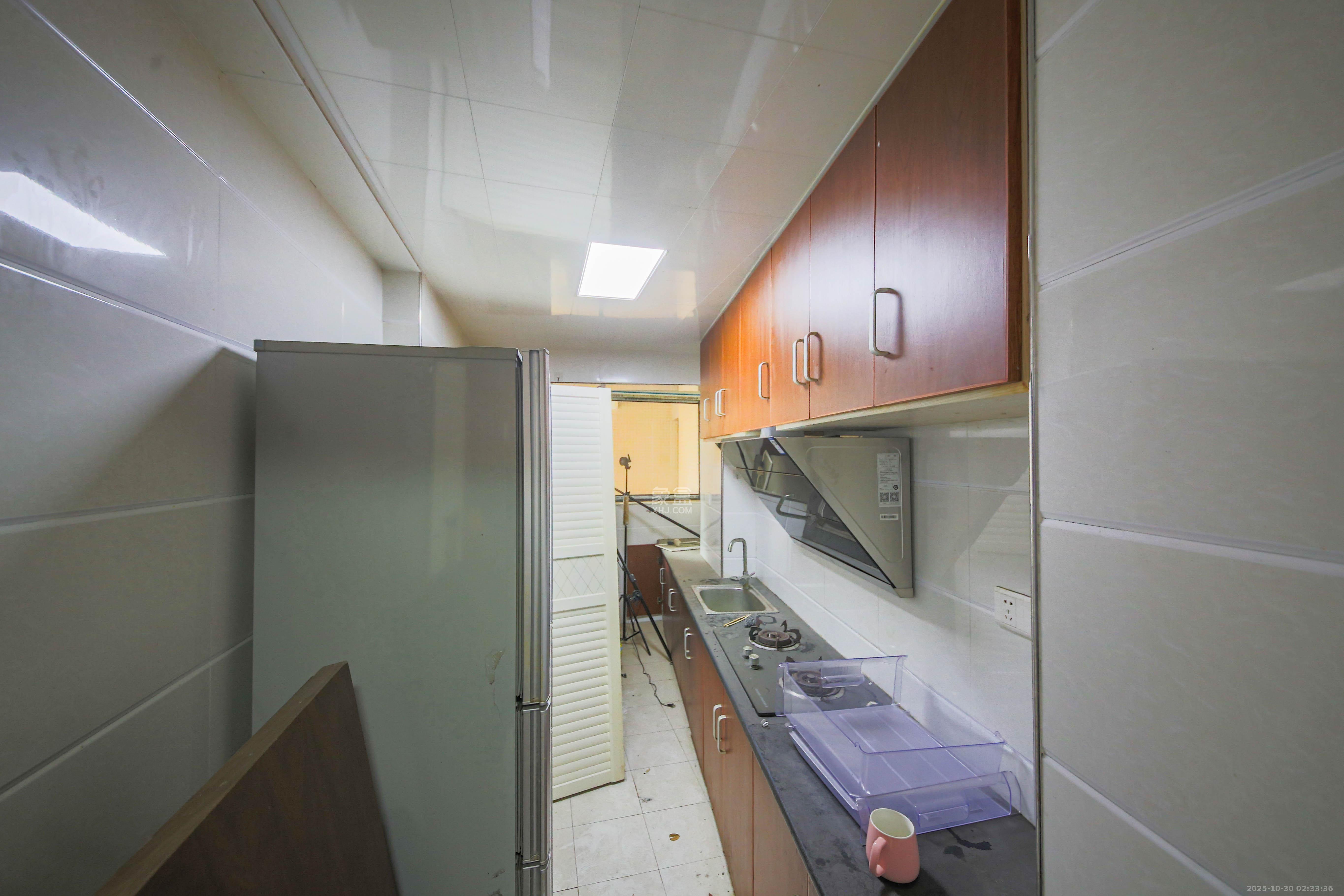 上峰苑(兰亭玥岛) 3室2厅1卫 92.0万 上峰苑(兰亭玥岛) 3室2厅1卫 92.0万厨房