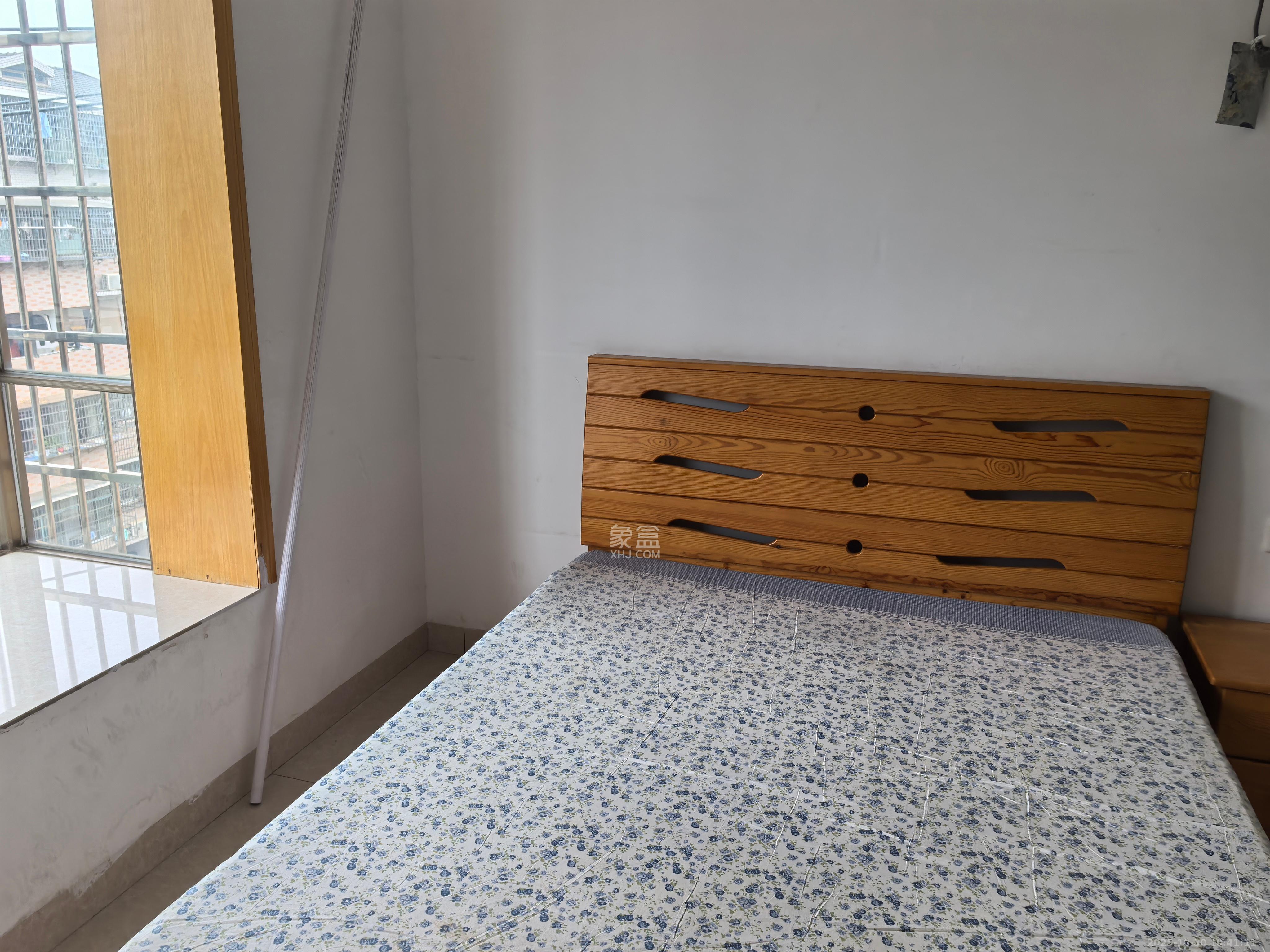 金峰小区北院（七里营社区）  1室0厅0卫    1800.0元/月室内图