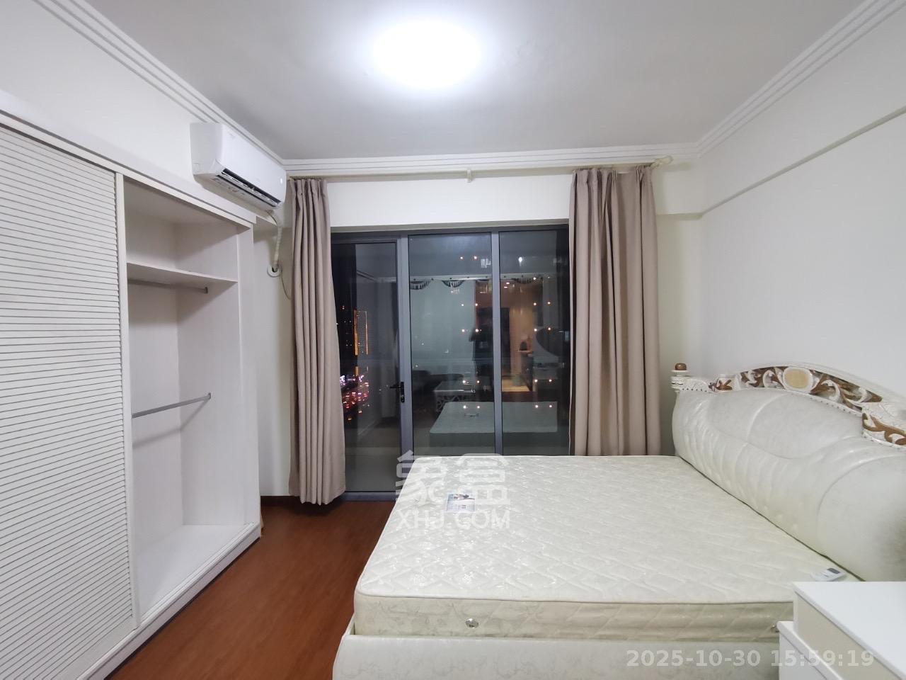 西子一间  1室1厅1卫    1800.0元/月室内图