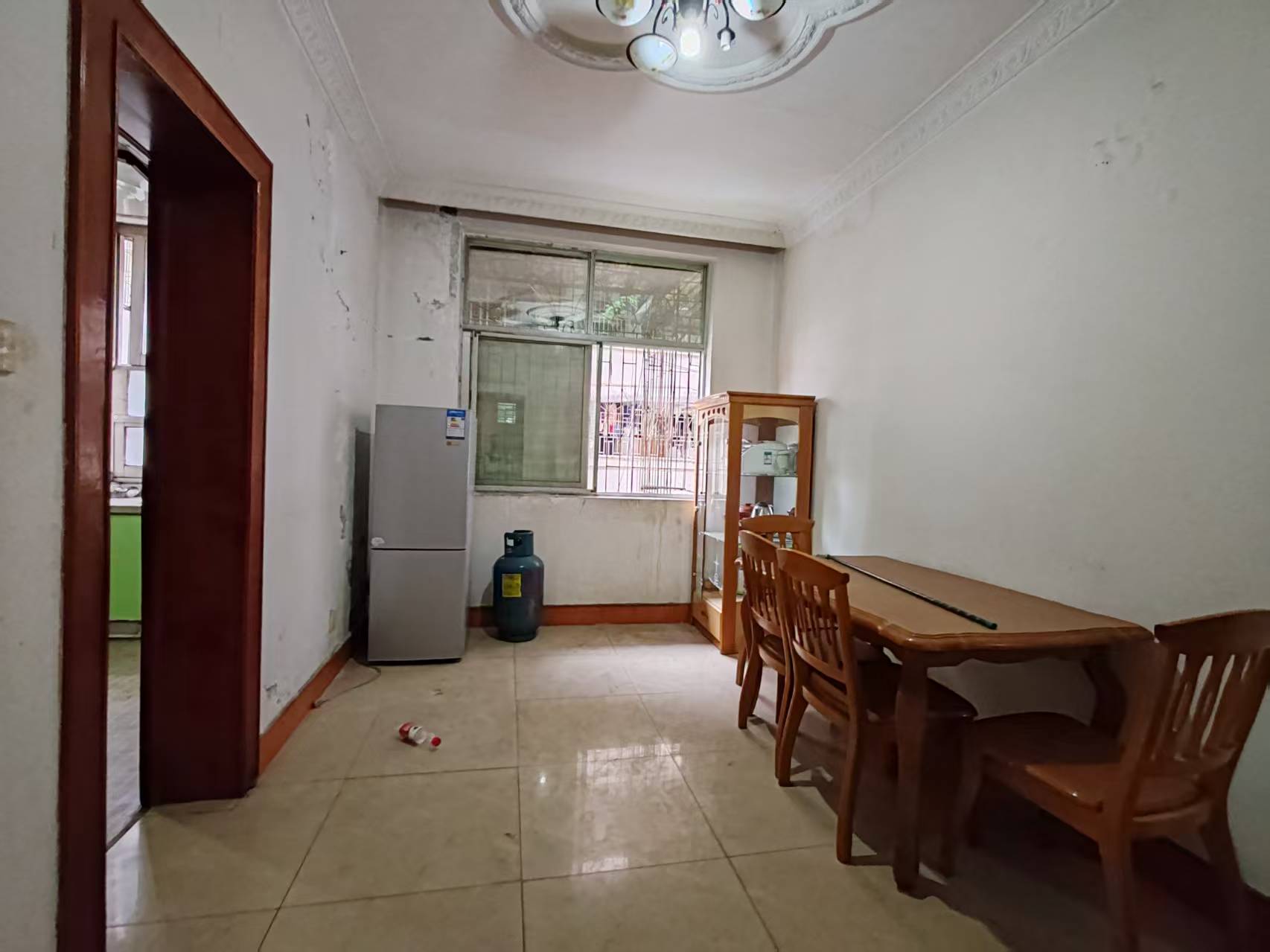 亘立龙凤小区  3室2厅1卫    39.8万 亘立龙凤小区  3室2厅1卫    39.8万客厅