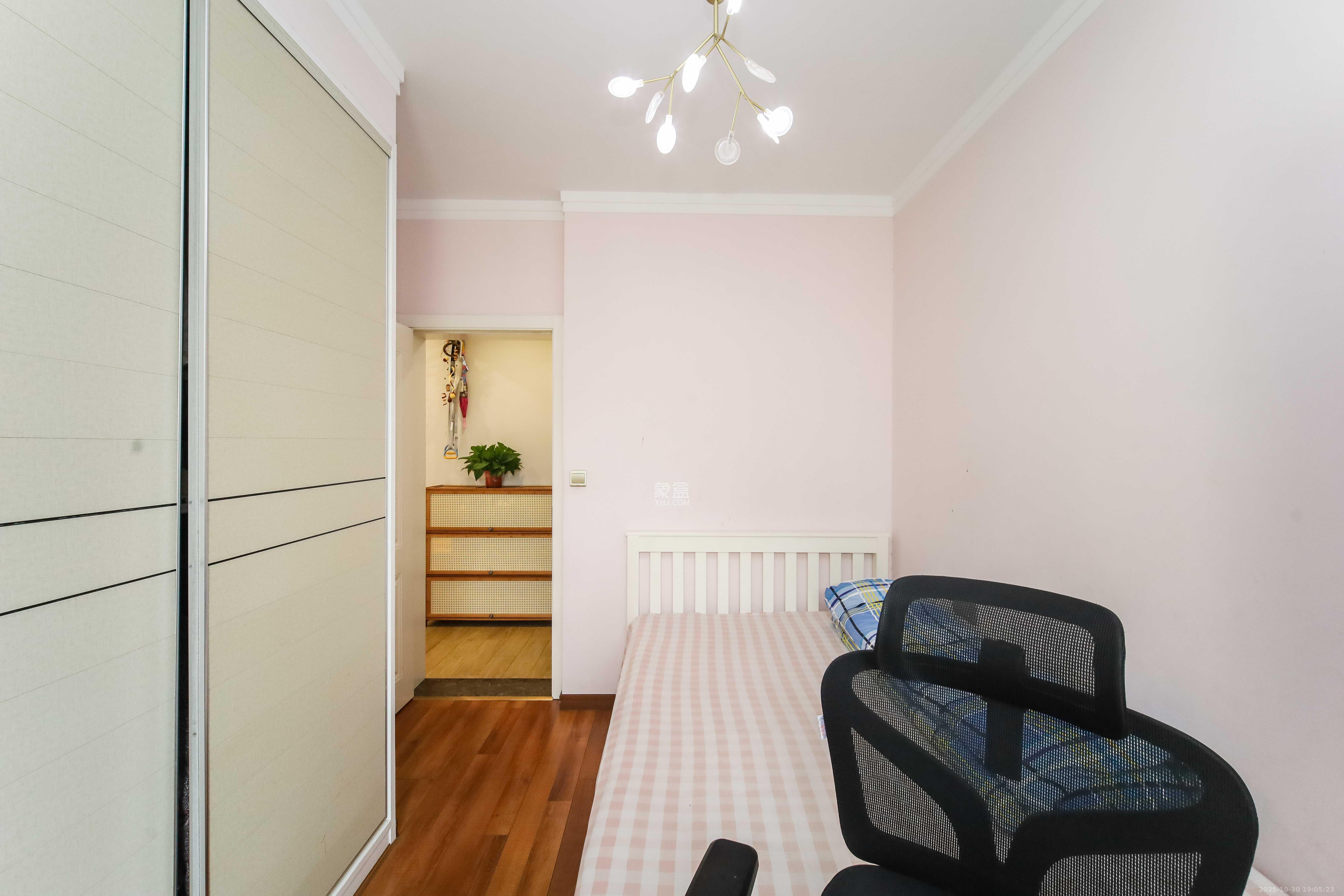 金地格林公馆  3室2厅2卫    145.0万卧室