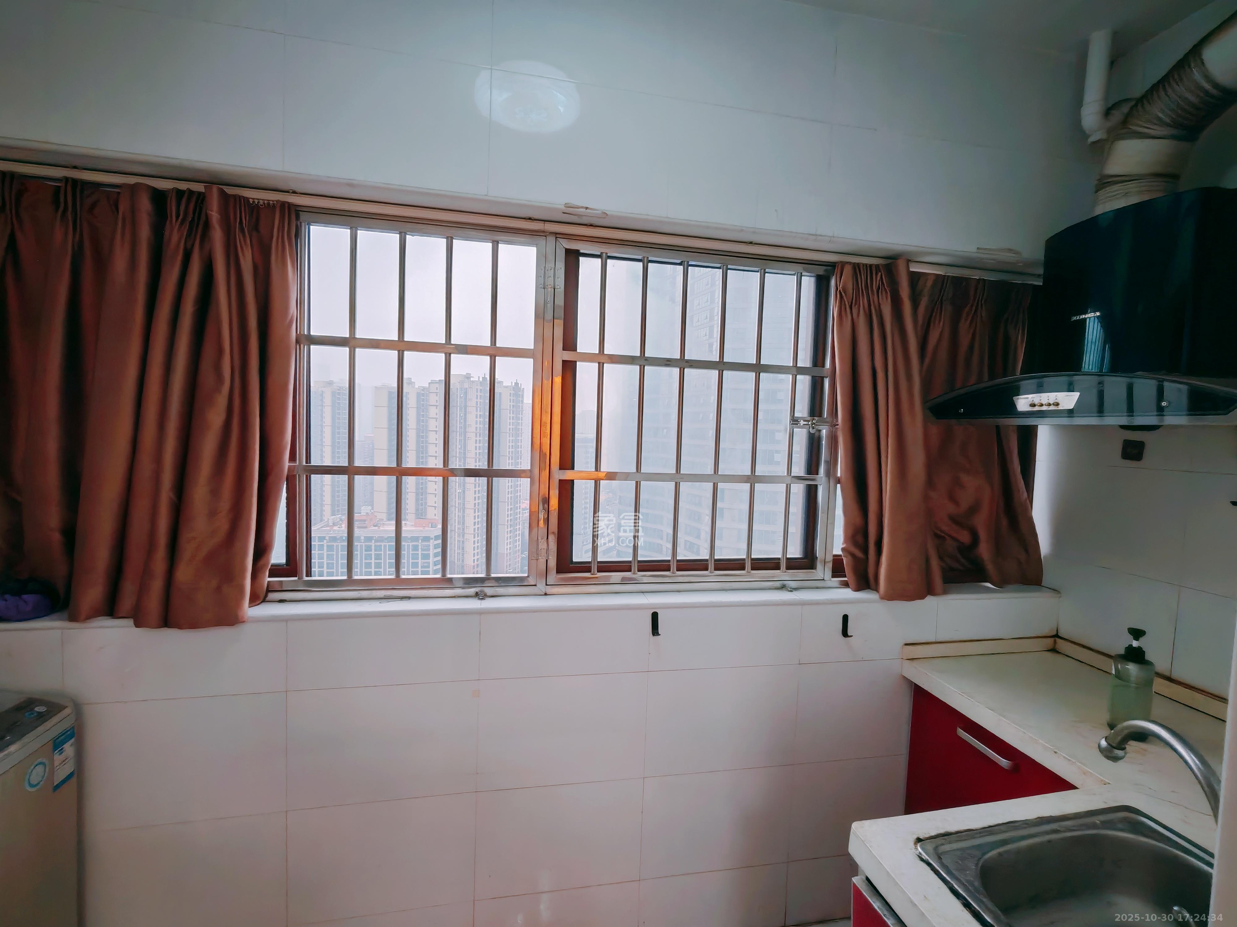 兰卡威国际 1室1厅1卫 1300.0元/月 兰卡威国际 1室1厅1卫 1300.0元/月室内图