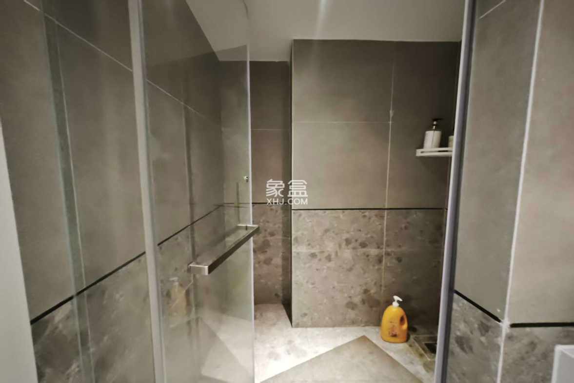 海航豪庭南苑  1室1厅2卫    2600.0元/月 海航豪庭南苑  1室1厅2卫    2600.0元/月室内图