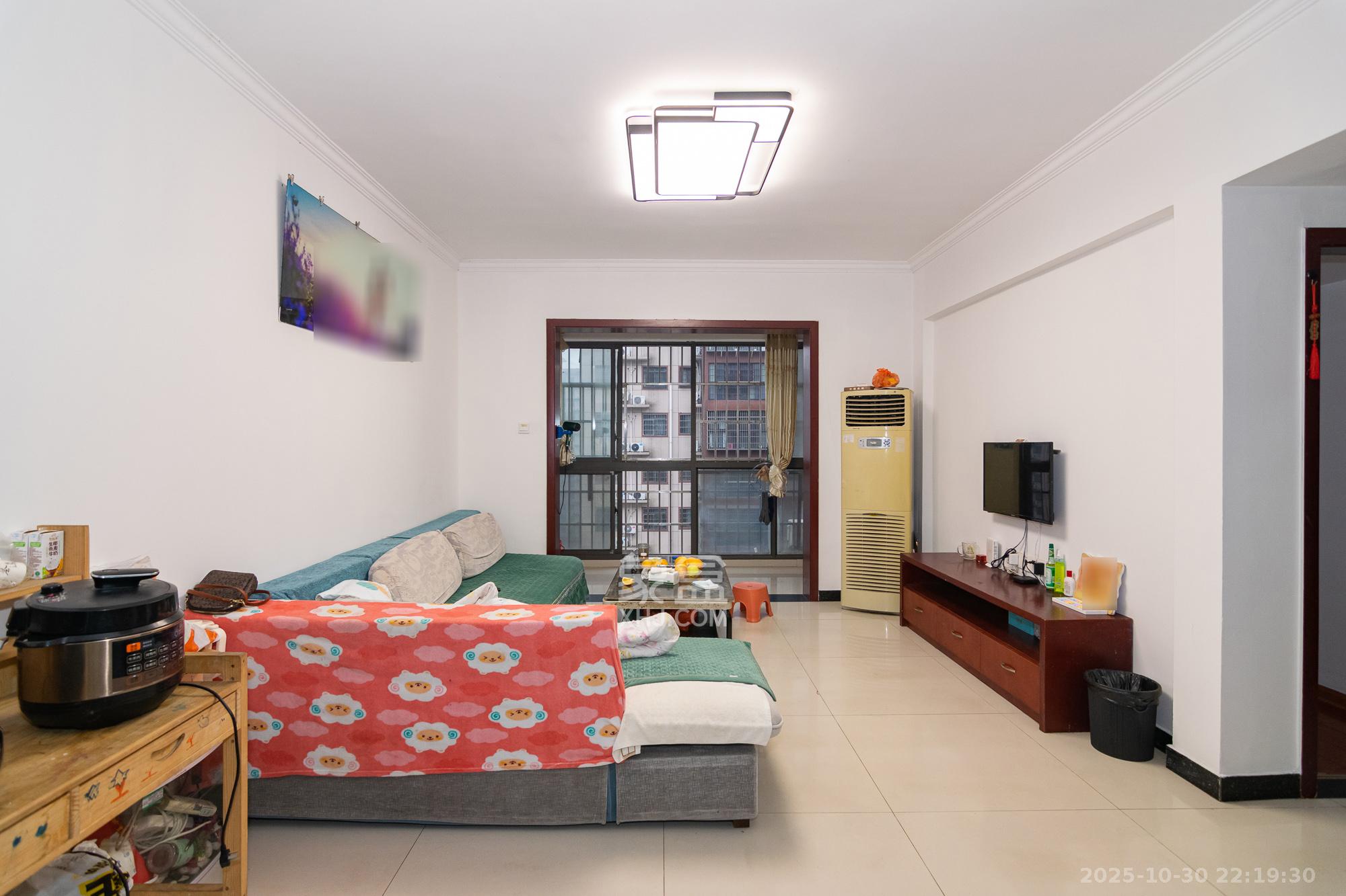 兴邦花城  2室2厅1卫    40.0万 兴邦花城  2室2厅1卫    40.0万客厅