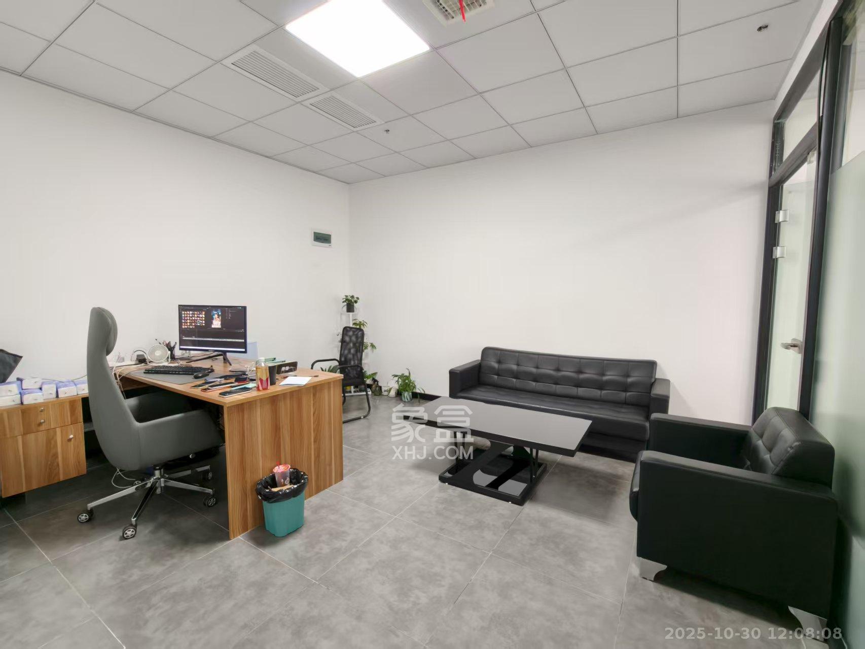 华润置地广场一期   132.0㎡      5000.0元/月室内图