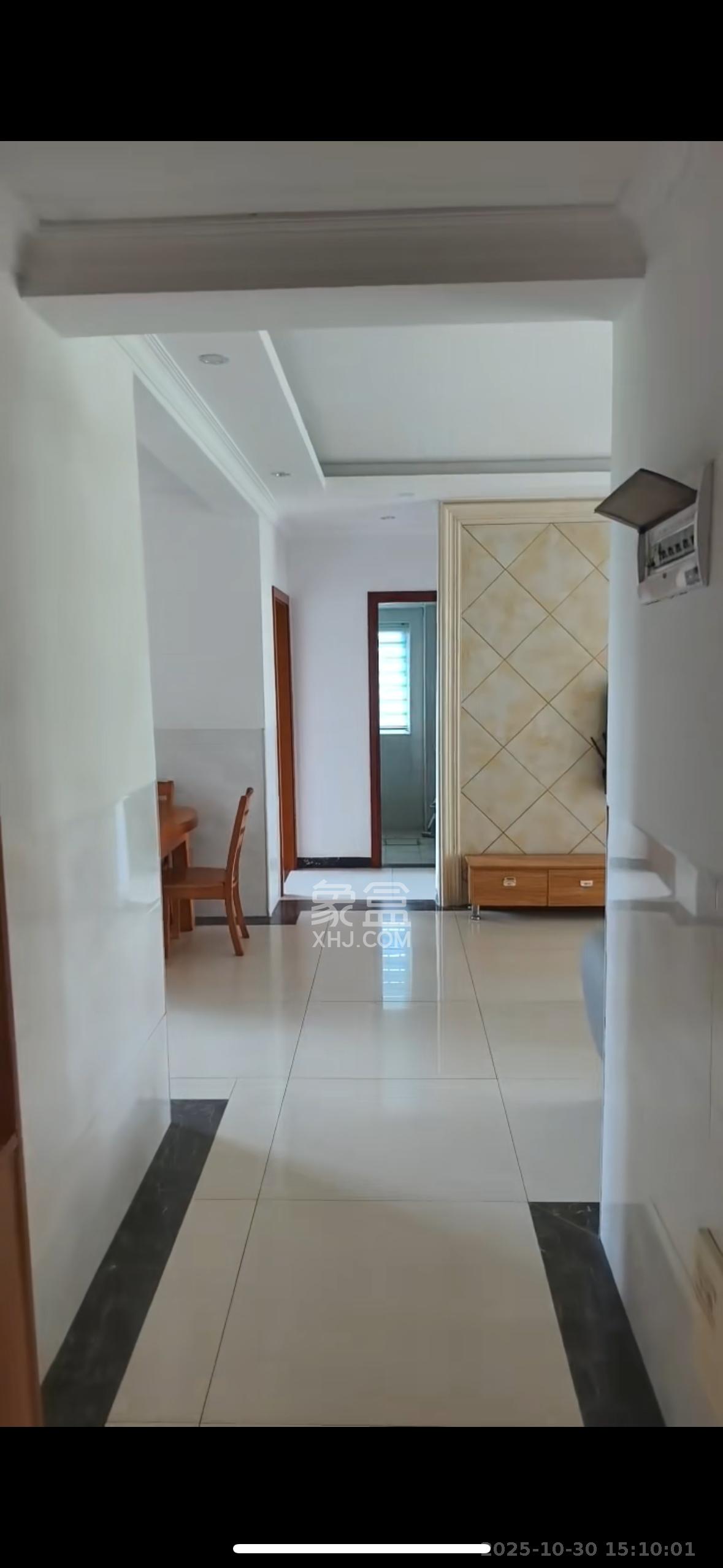 嘉顺苑  3室2厅2卫    2400.0元/月