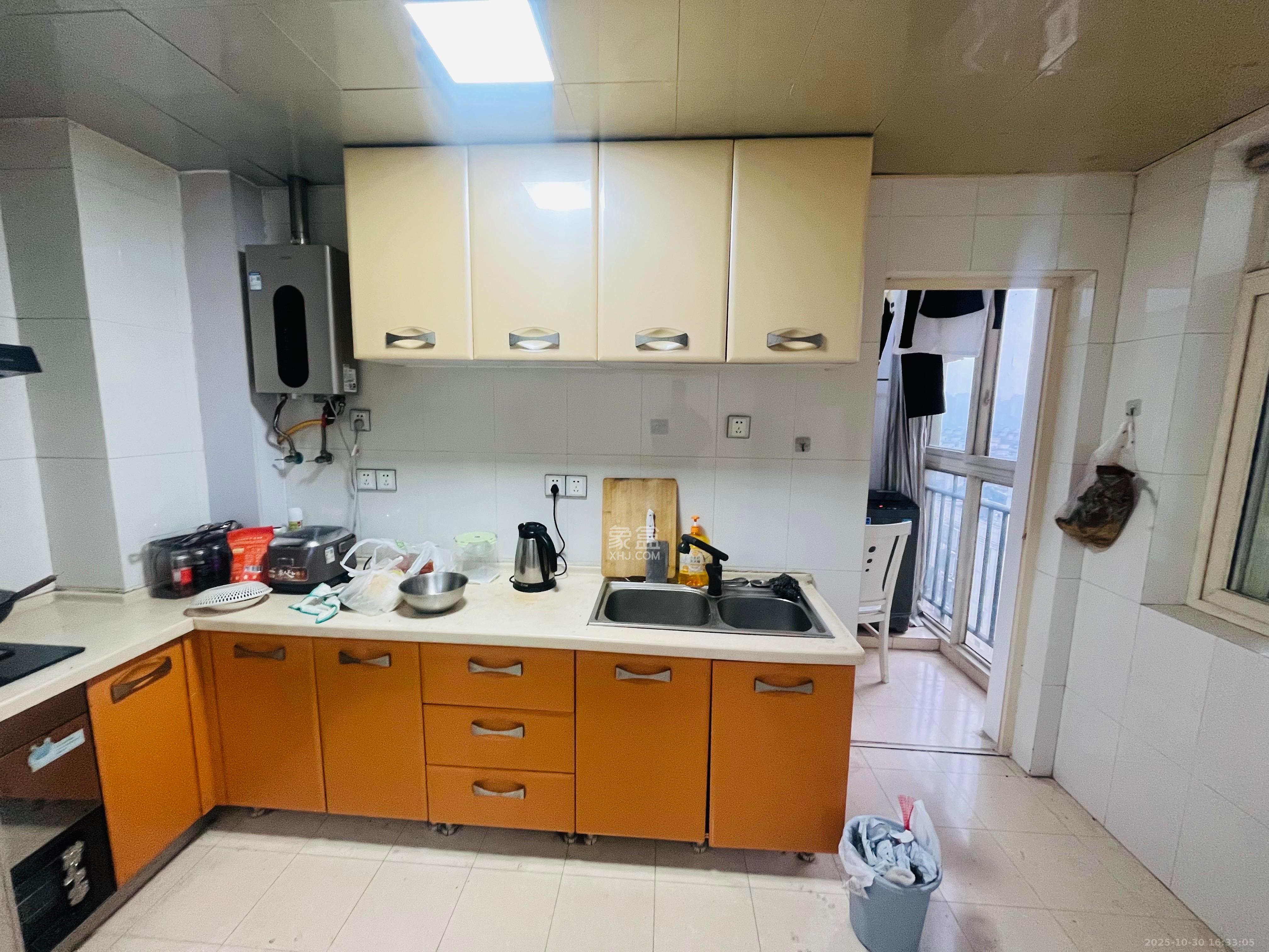 浏阳河畔家园 3室2厅2卫 2600.0元/月 浏阳河畔家园 3室2厅2卫 2600.0元/月室内图