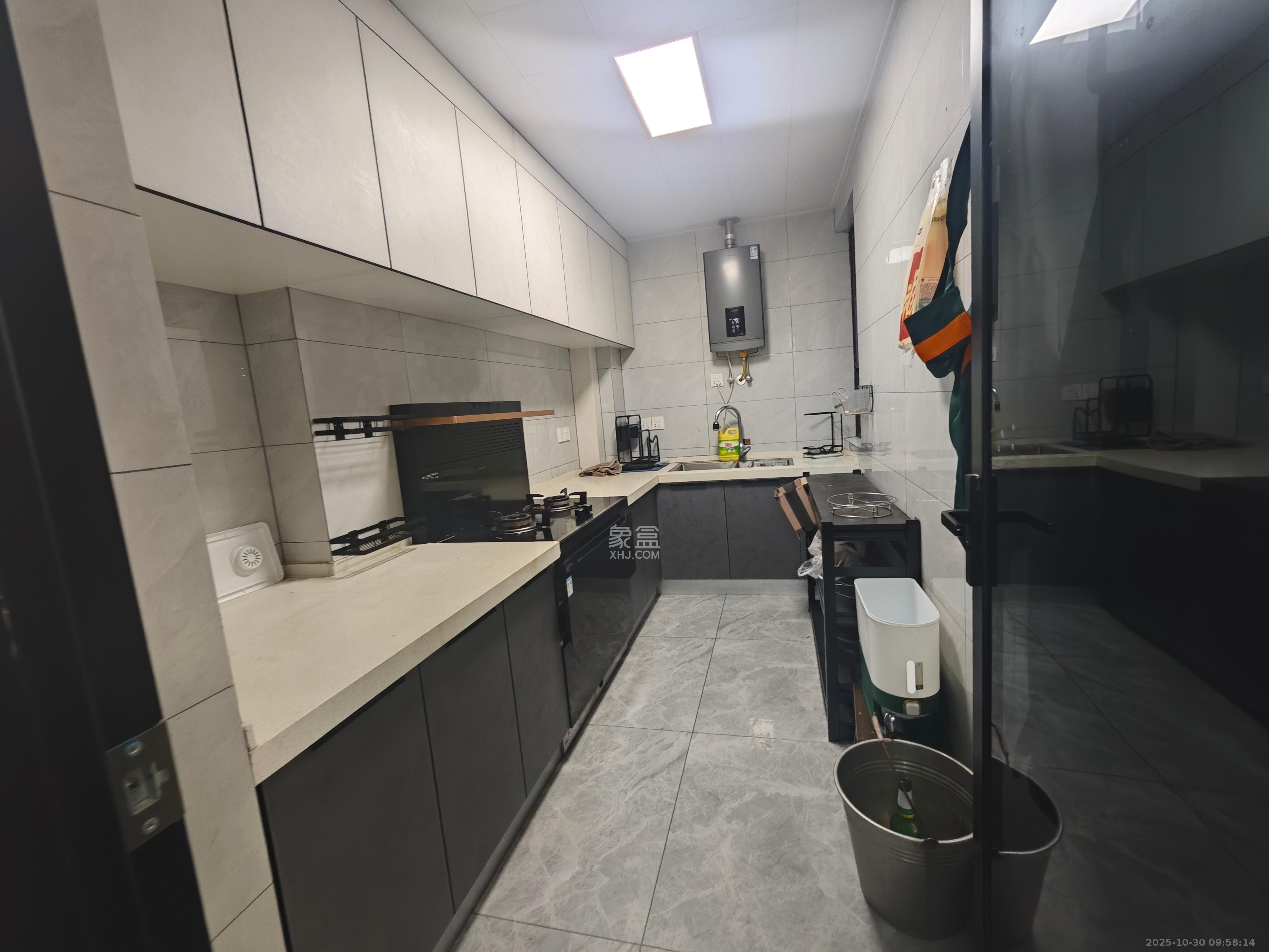 中建悦和城 3室2厅1卫 2750.0元/月 中建悦和城 3室2厅1卫 2750.0元/月室内图