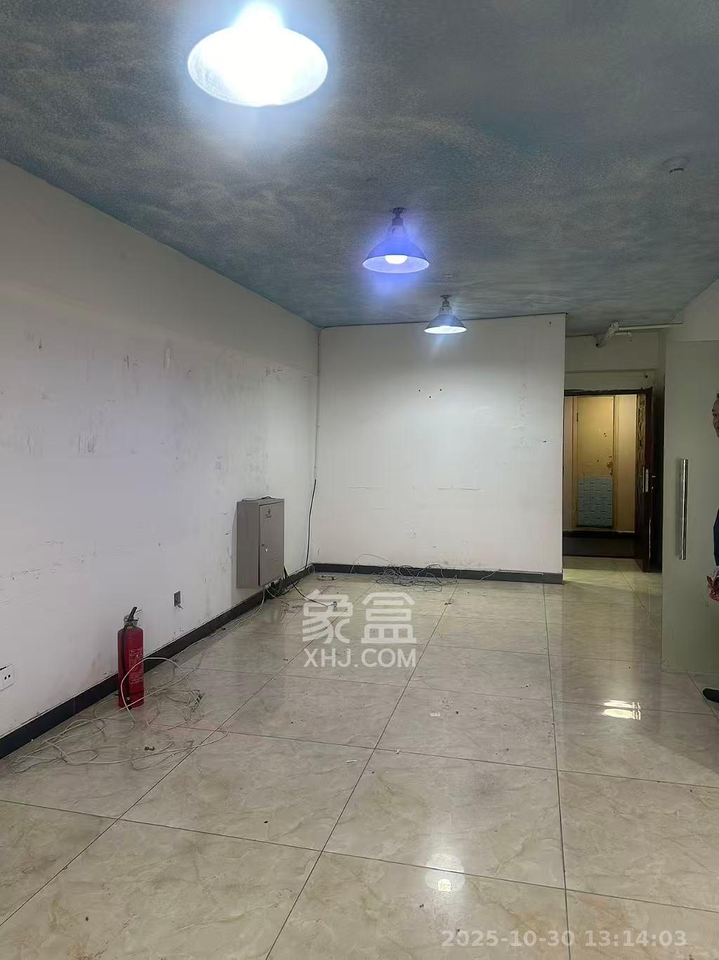 东方芙蓉  2室1厅1卫    2500.0元/月室内图