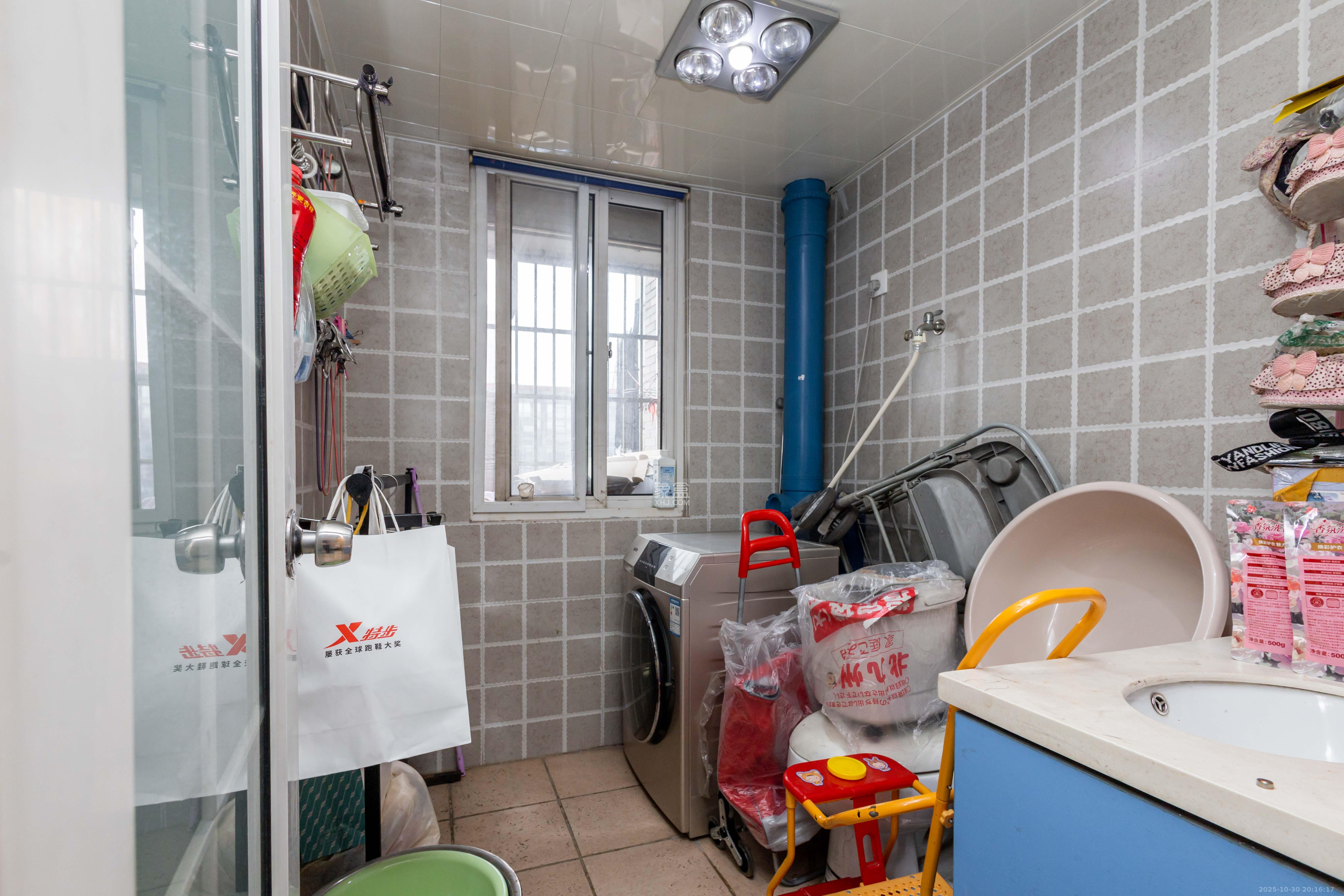 未来蜂巢 3室2厅2卫 45.8万 未来蜂巢 3室2厅2卫 45.8万卫生间