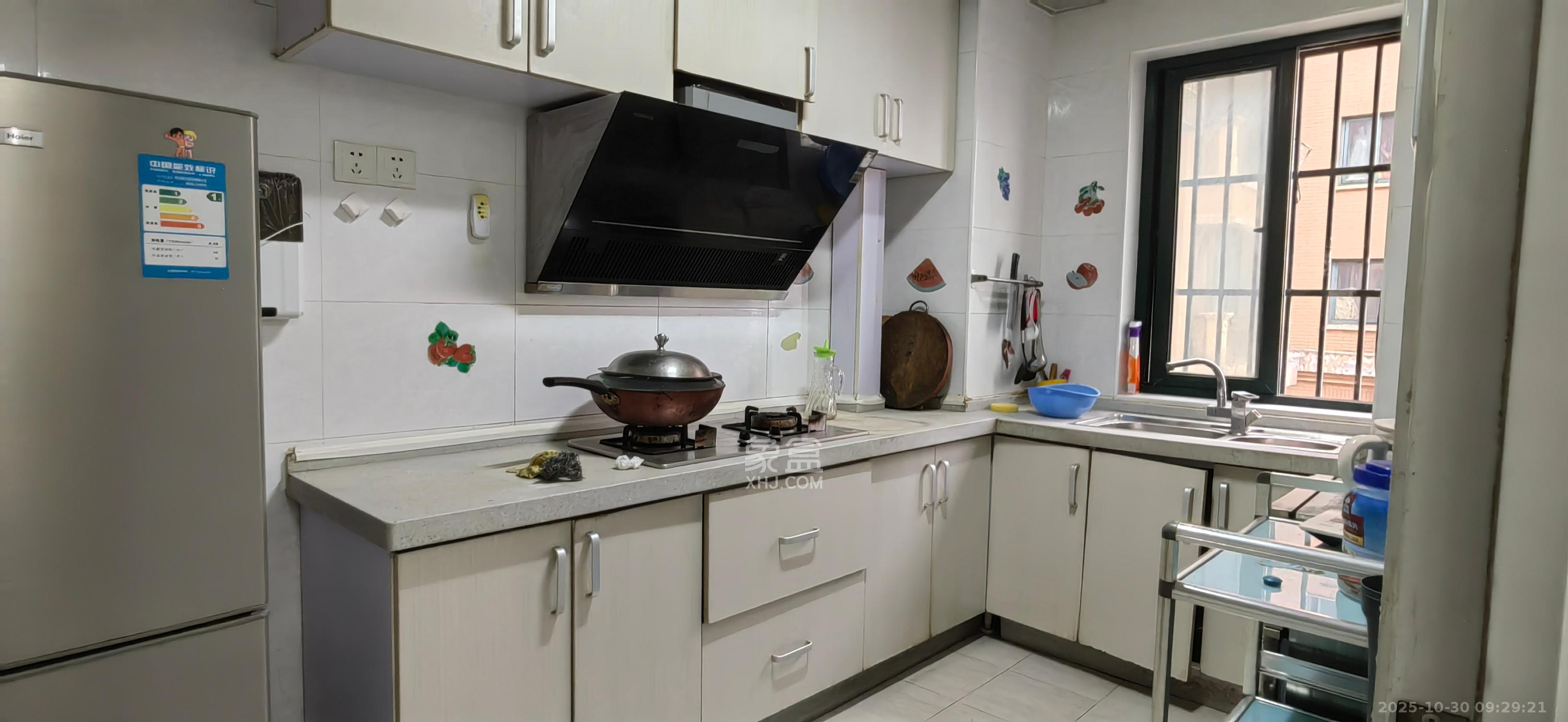 东玺门  2室1厅1卫    2300.0元/月 东玺门  2室1厅1卫    2300.0元/月室内图