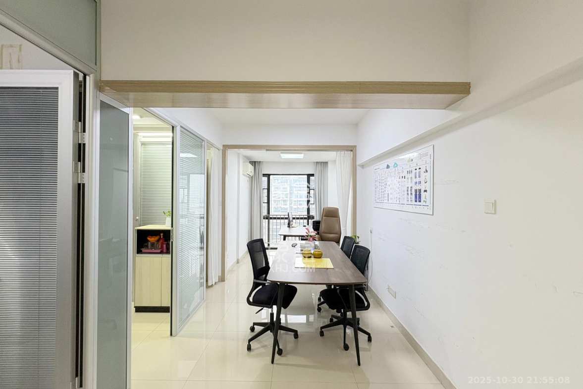 锦泰东环国际 2室2厅1卫 86.0万 锦泰东环国际 2室2厅1卫 86.0万客厅