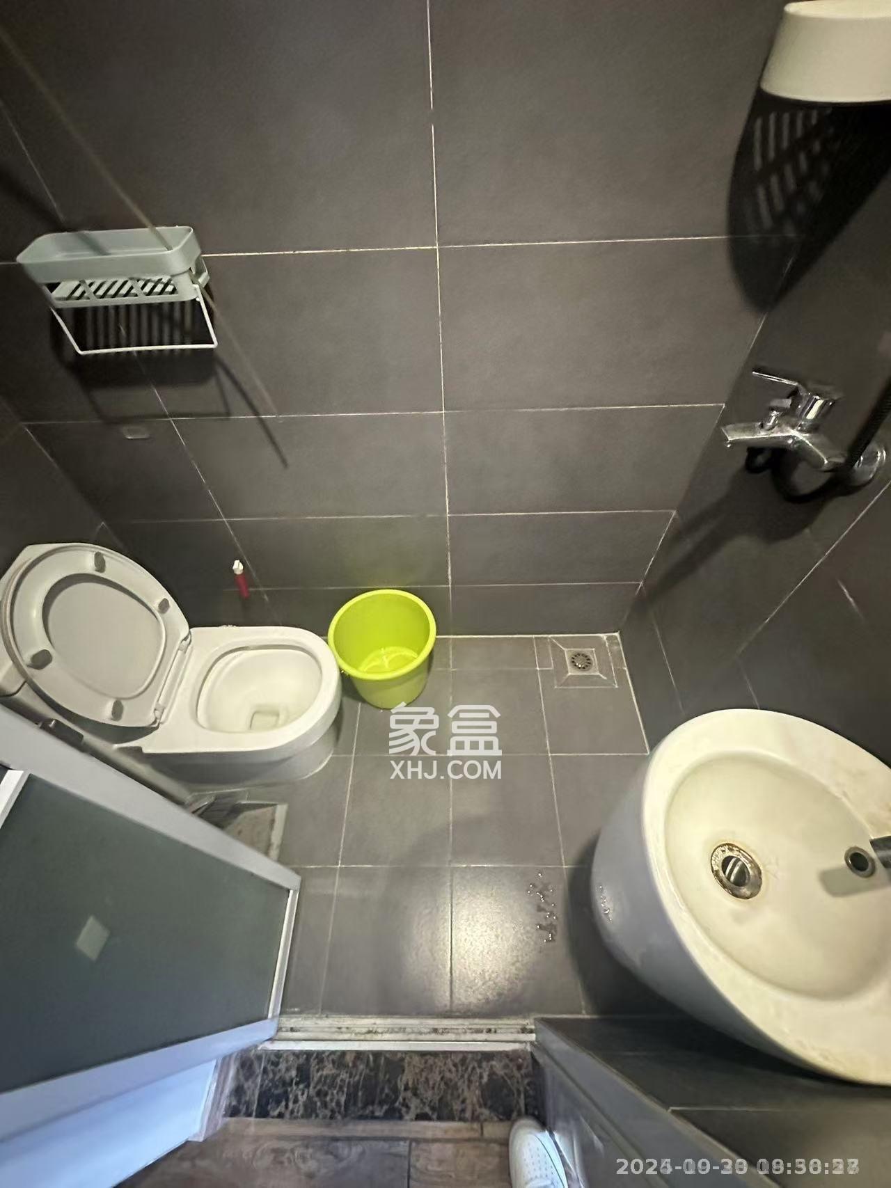 叠彩兰亭  1室1厅1卫    1100.0元/月 叠彩兰亭  1室1厅1卫    1100.0元/月室内图